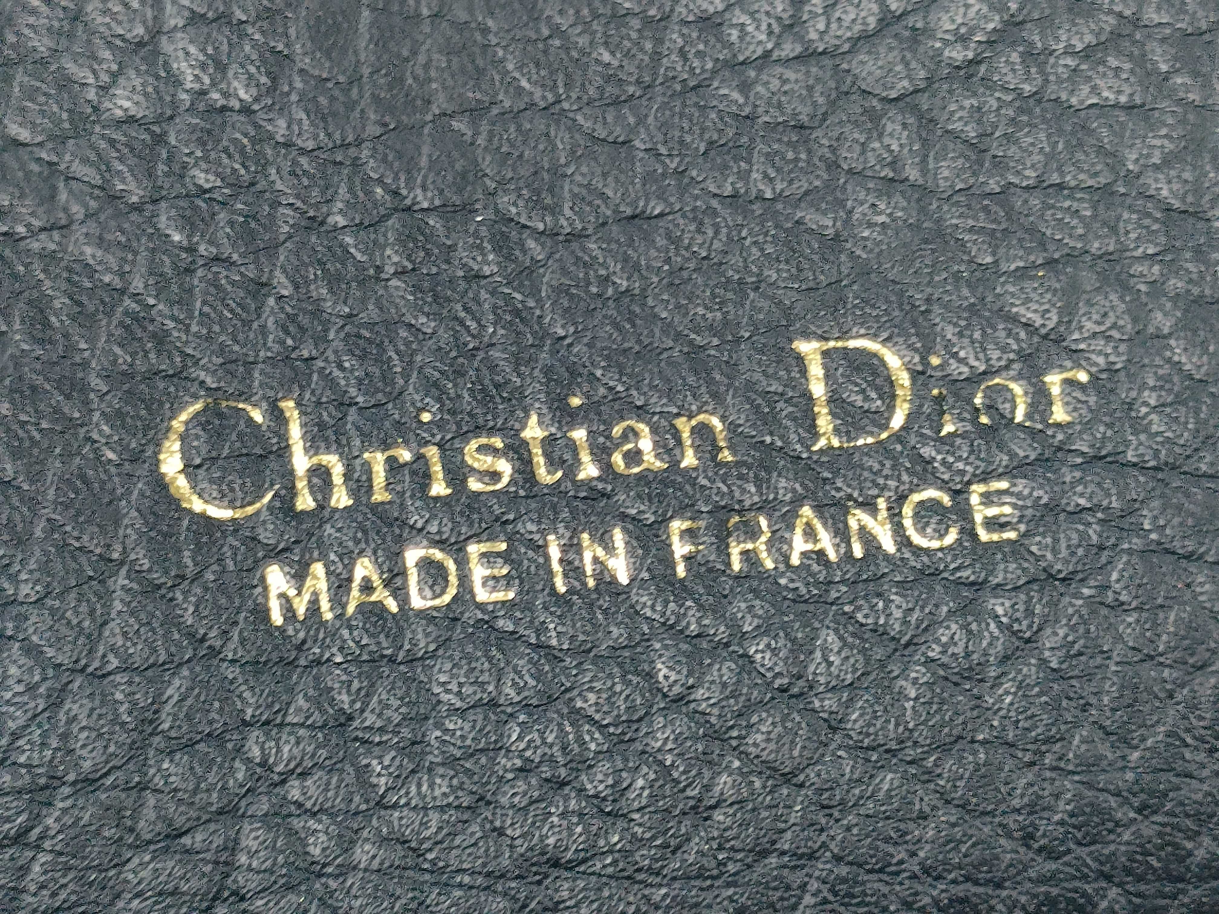 logo leather shoulder bag — view 9
