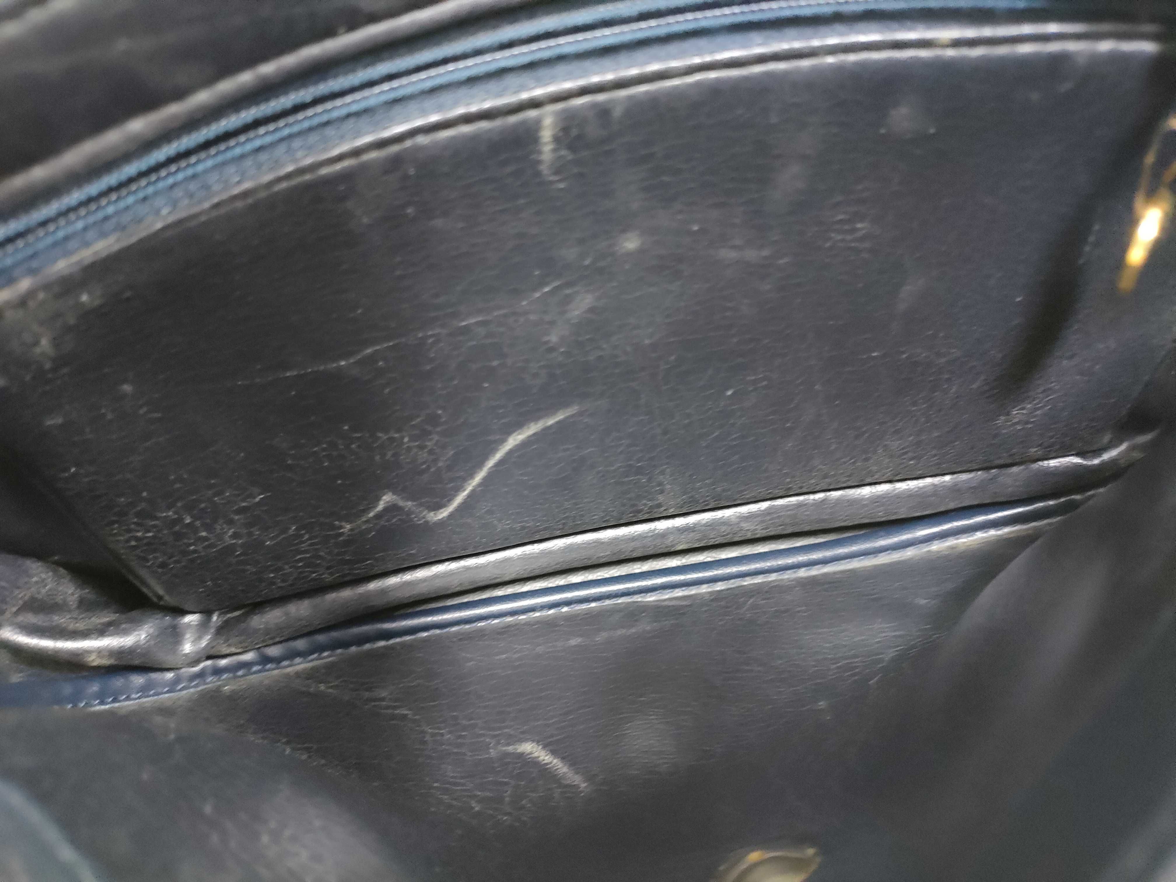 logo leather shoulder bag — view 10