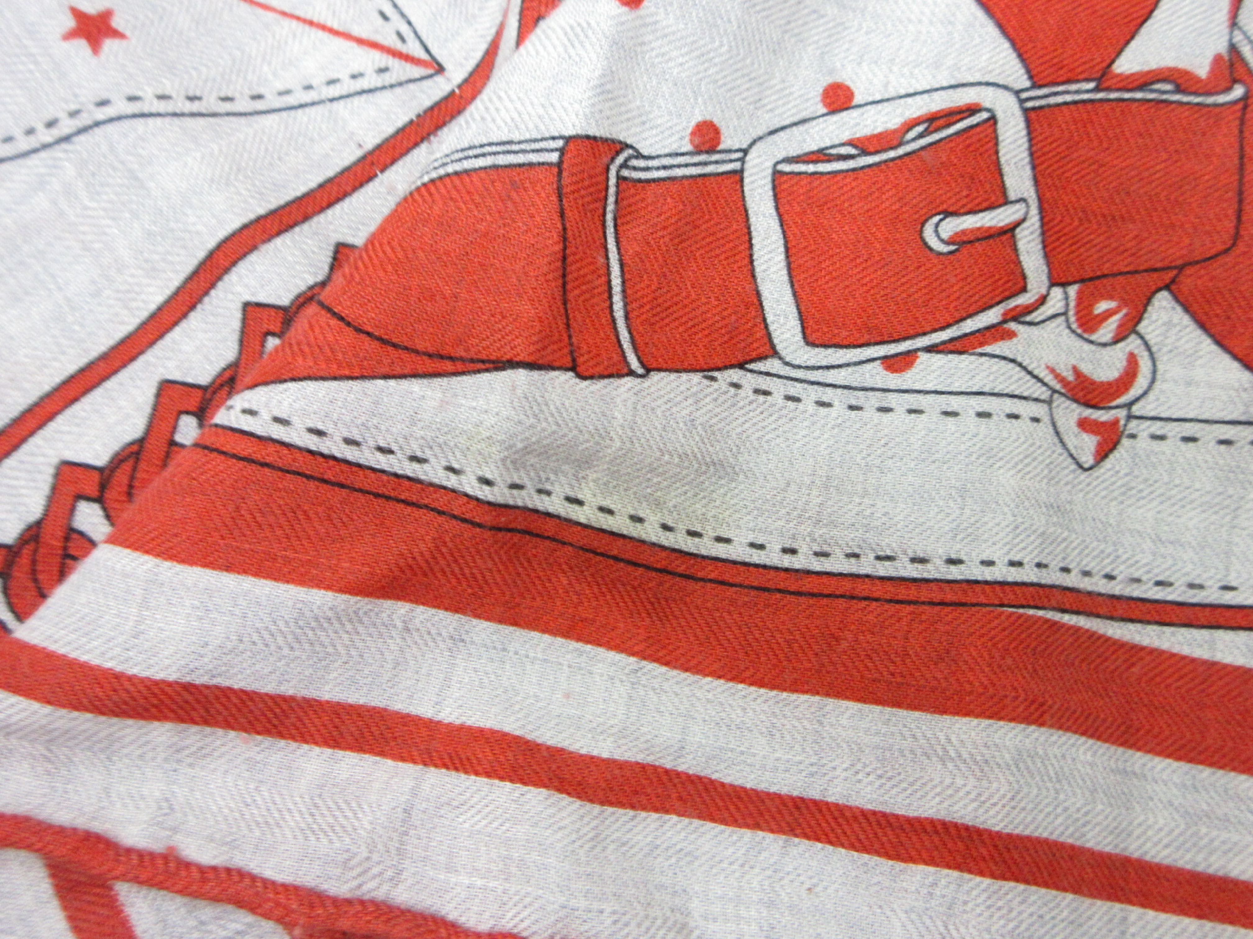 scarf, Carre 140, Carre Geant, "Morning Walk," bandana, 70% cashmere / 30% silk, other accessories. — view 13