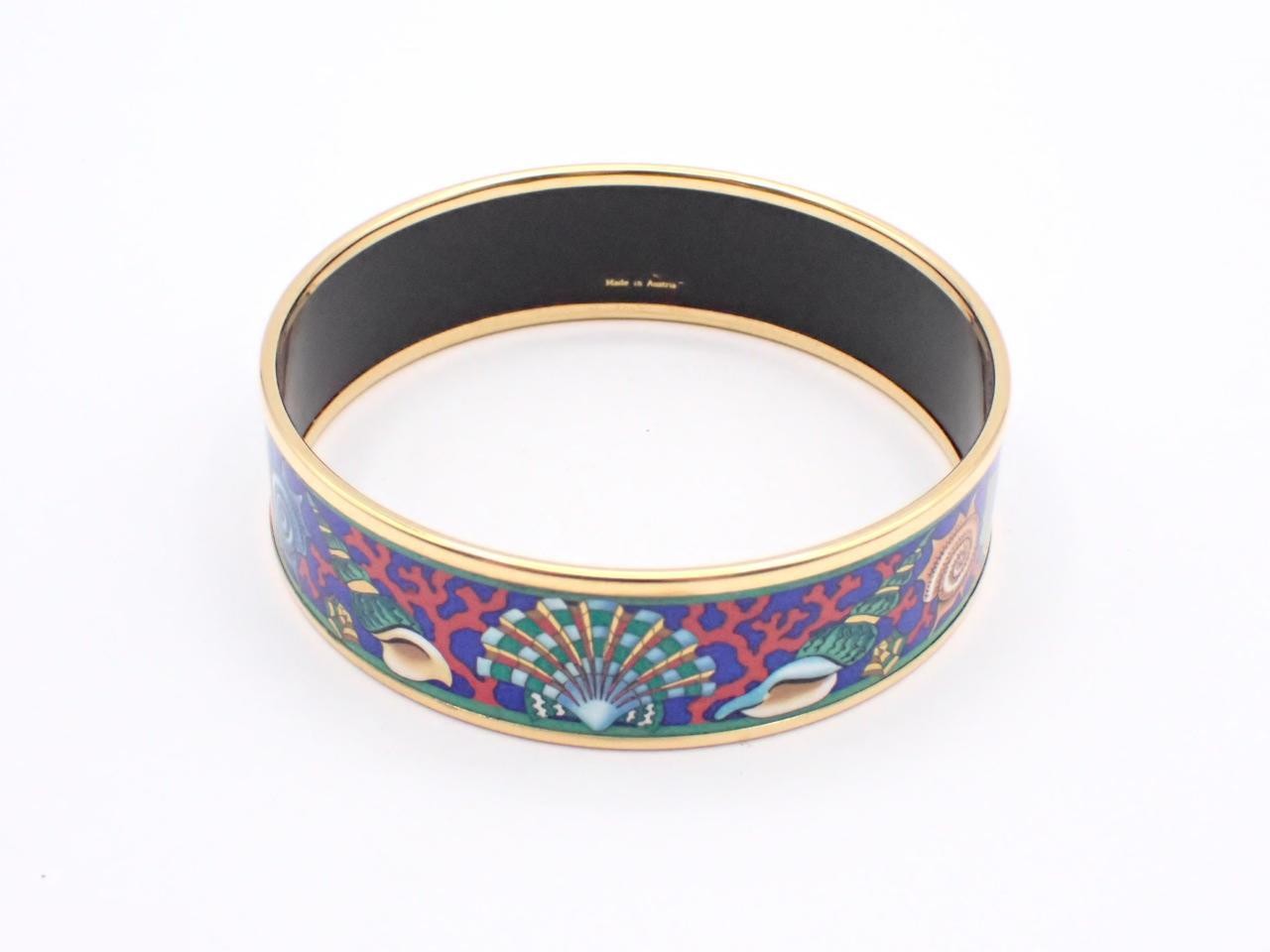 Bangle, wrist circumference approximately 21 cm — view 2