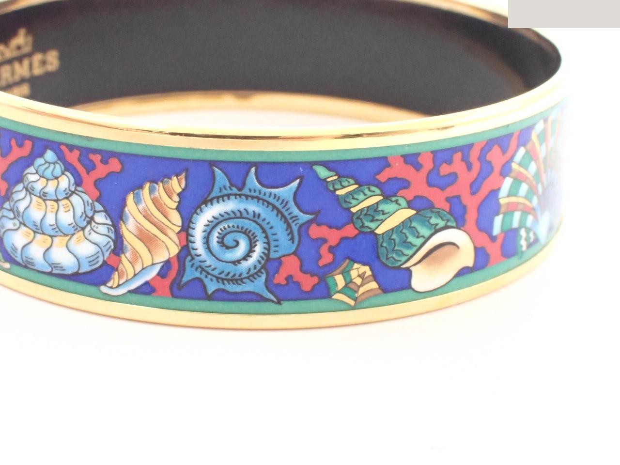 Bangle, wrist circumference approximately 21 cm — view 3