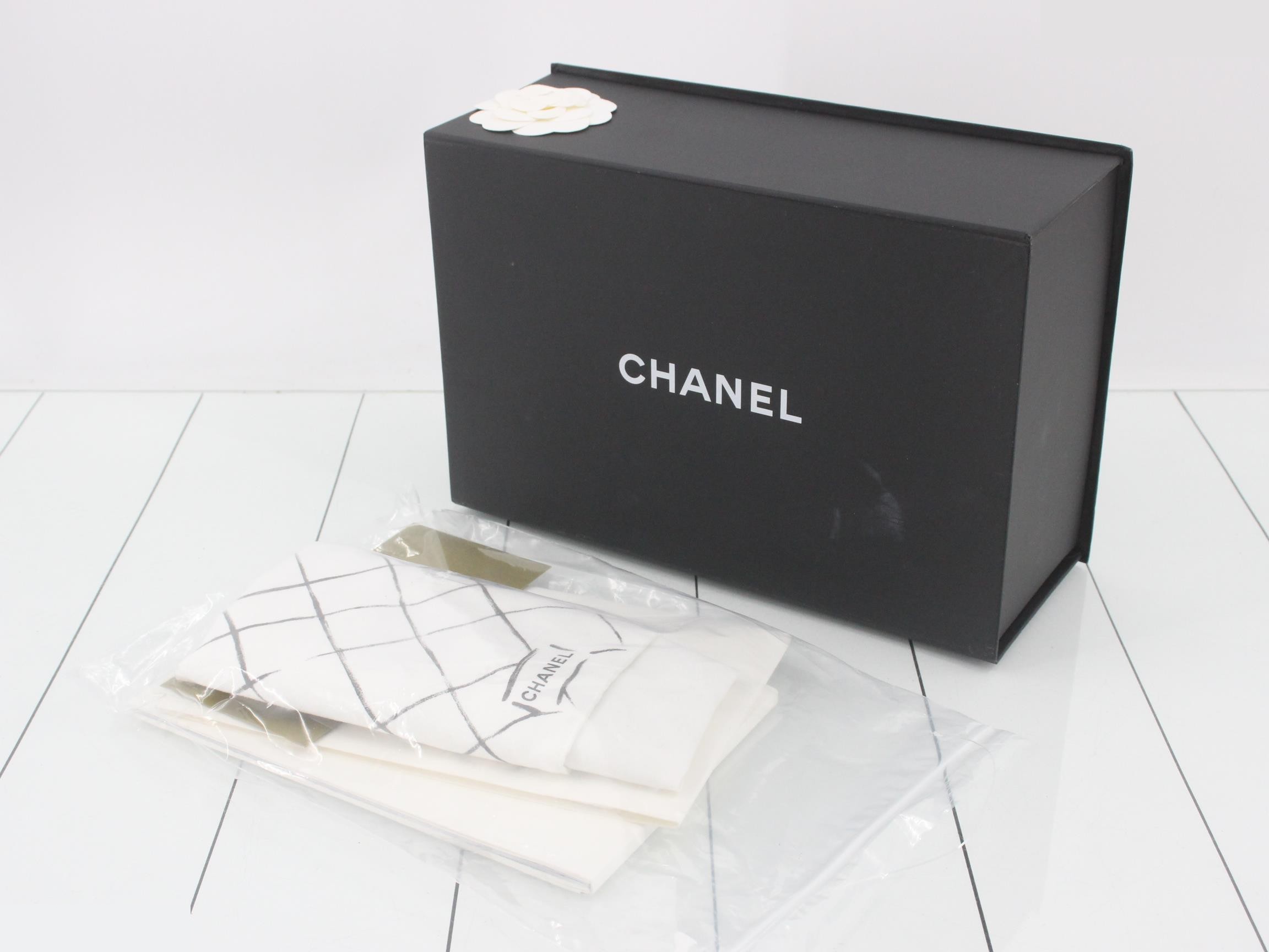 Double Flap Caviar Skin — view 7