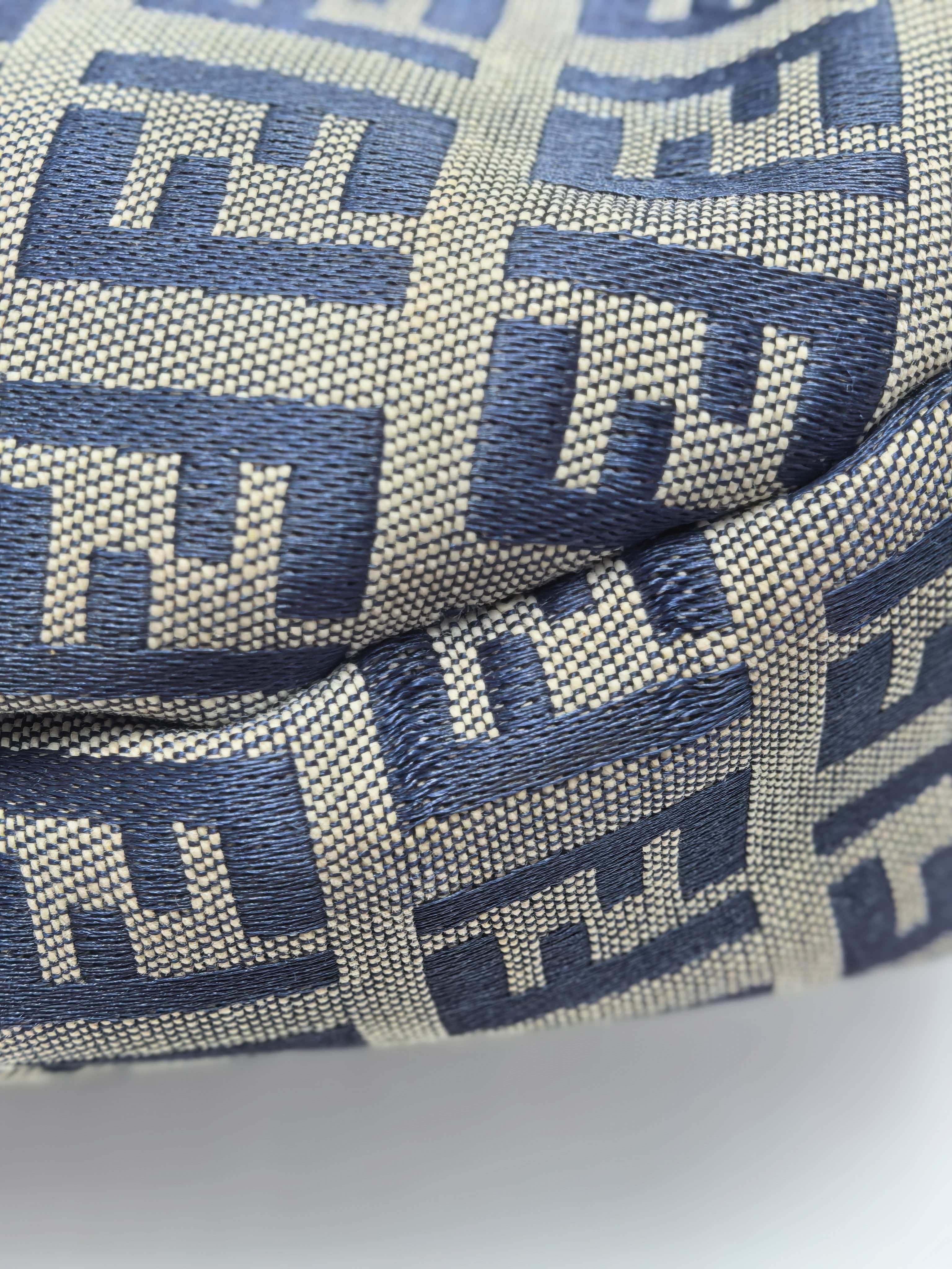 【*Shipped from: China*】FENDI Moon Hobo Canvas Handbag — view 11