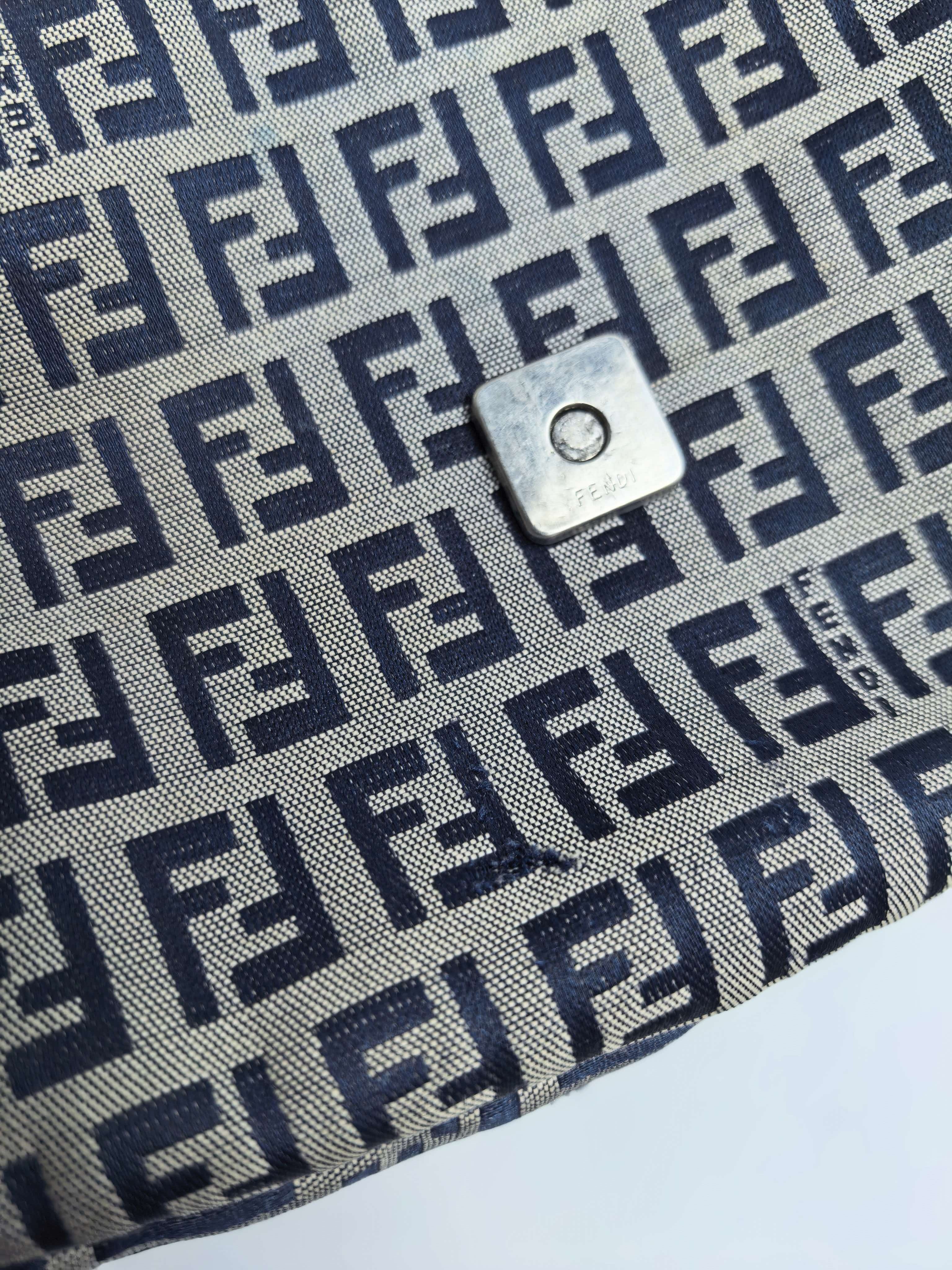 【*Shipped from: China*】FENDI Moon Hobo Canvas Handbag — view 9