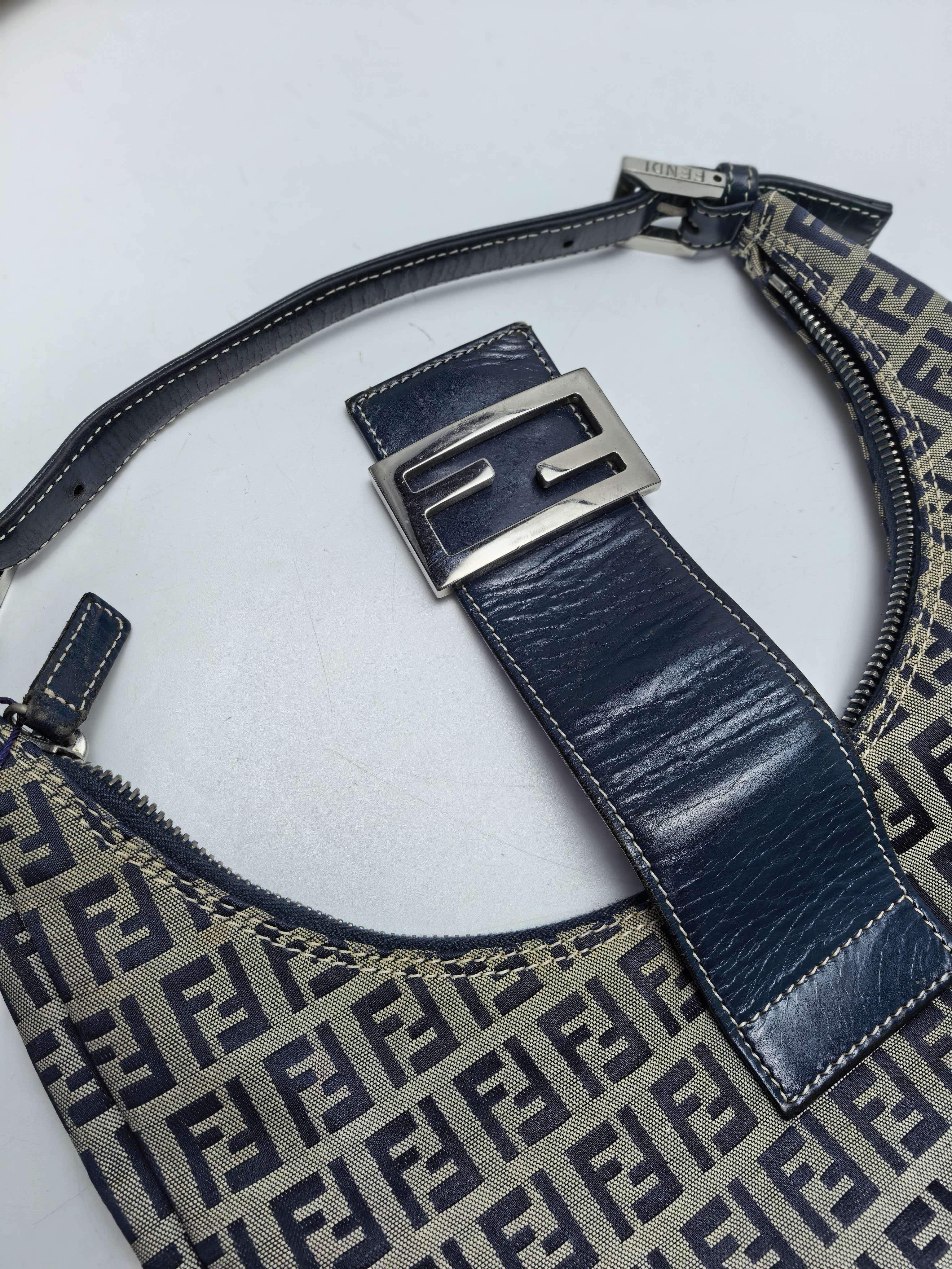 【*Shipped from: China*】FENDI Moon Hobo Canvas Handbag — view 10