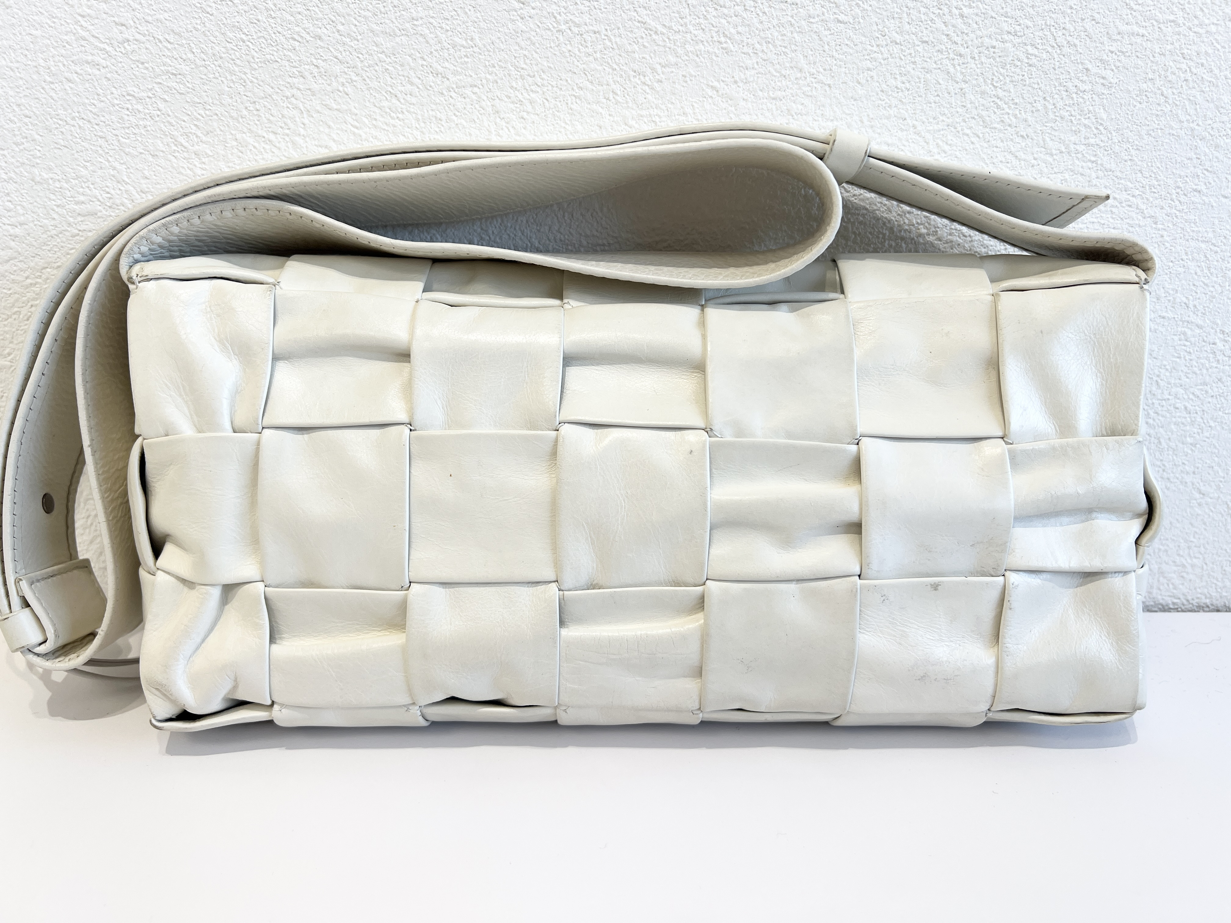 Intrecciato Cassette Maxi Flap Leather Shoulder Bag with Pouch — view 3