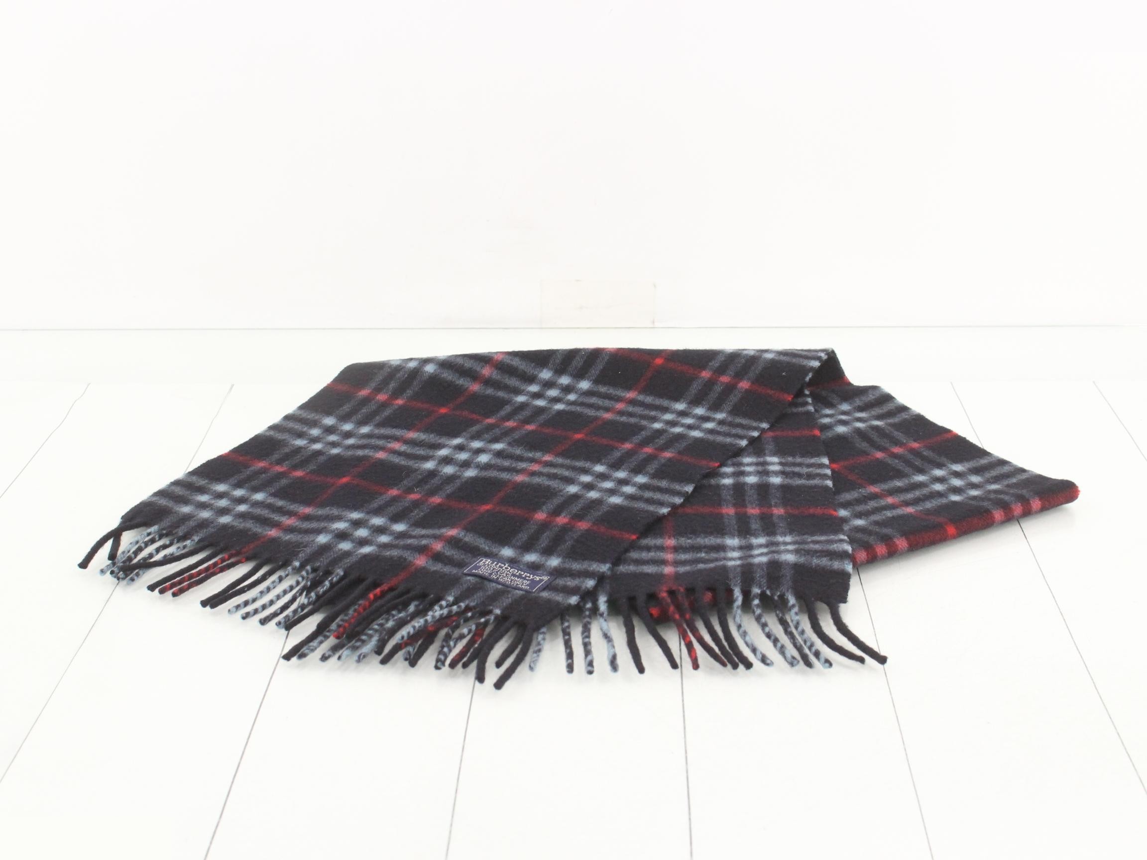 Cashmere accessories, scarves, and small items. — view 2