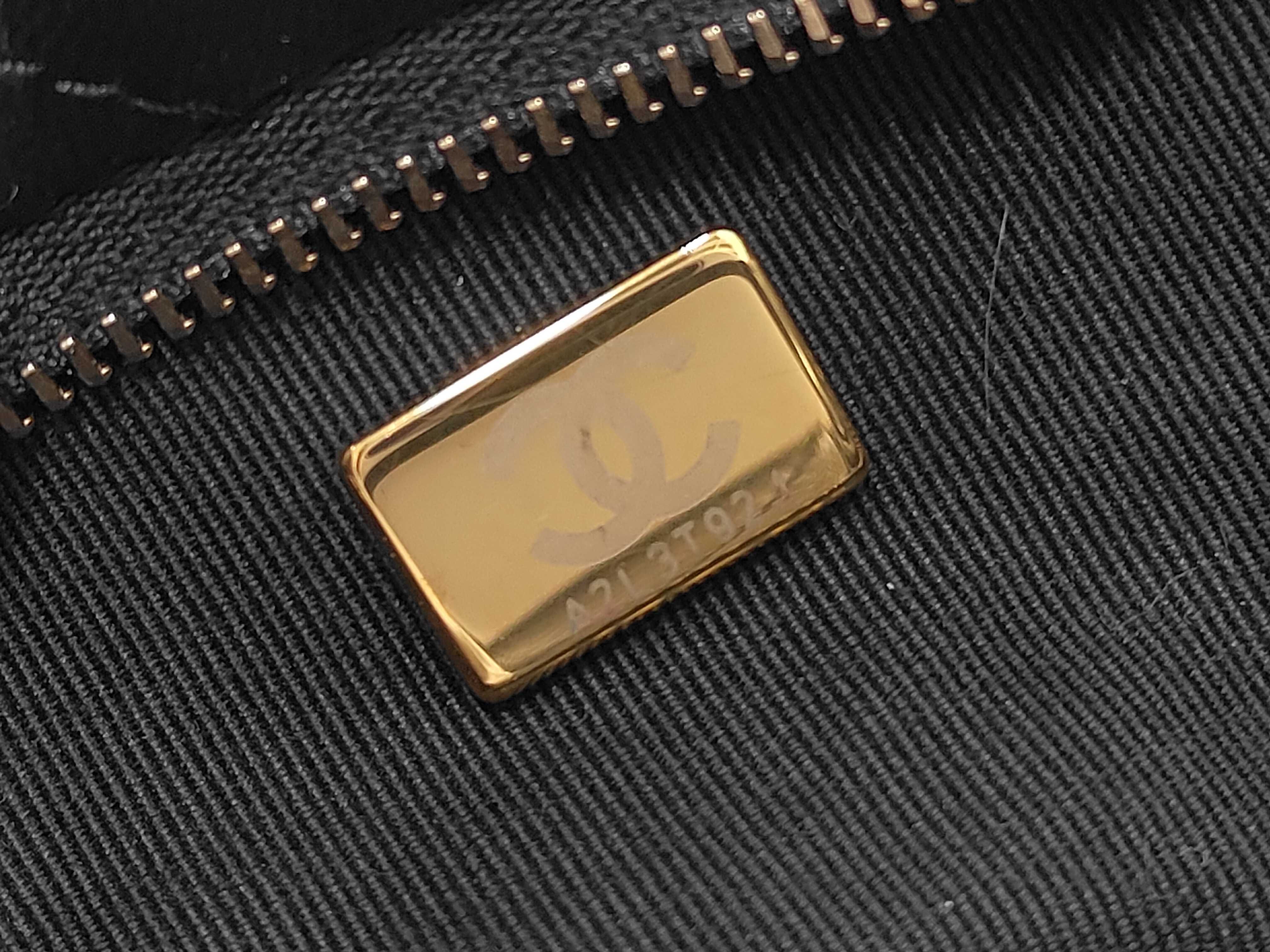 AS5849 Matelassé Random Number Shoulder Bag — view 8