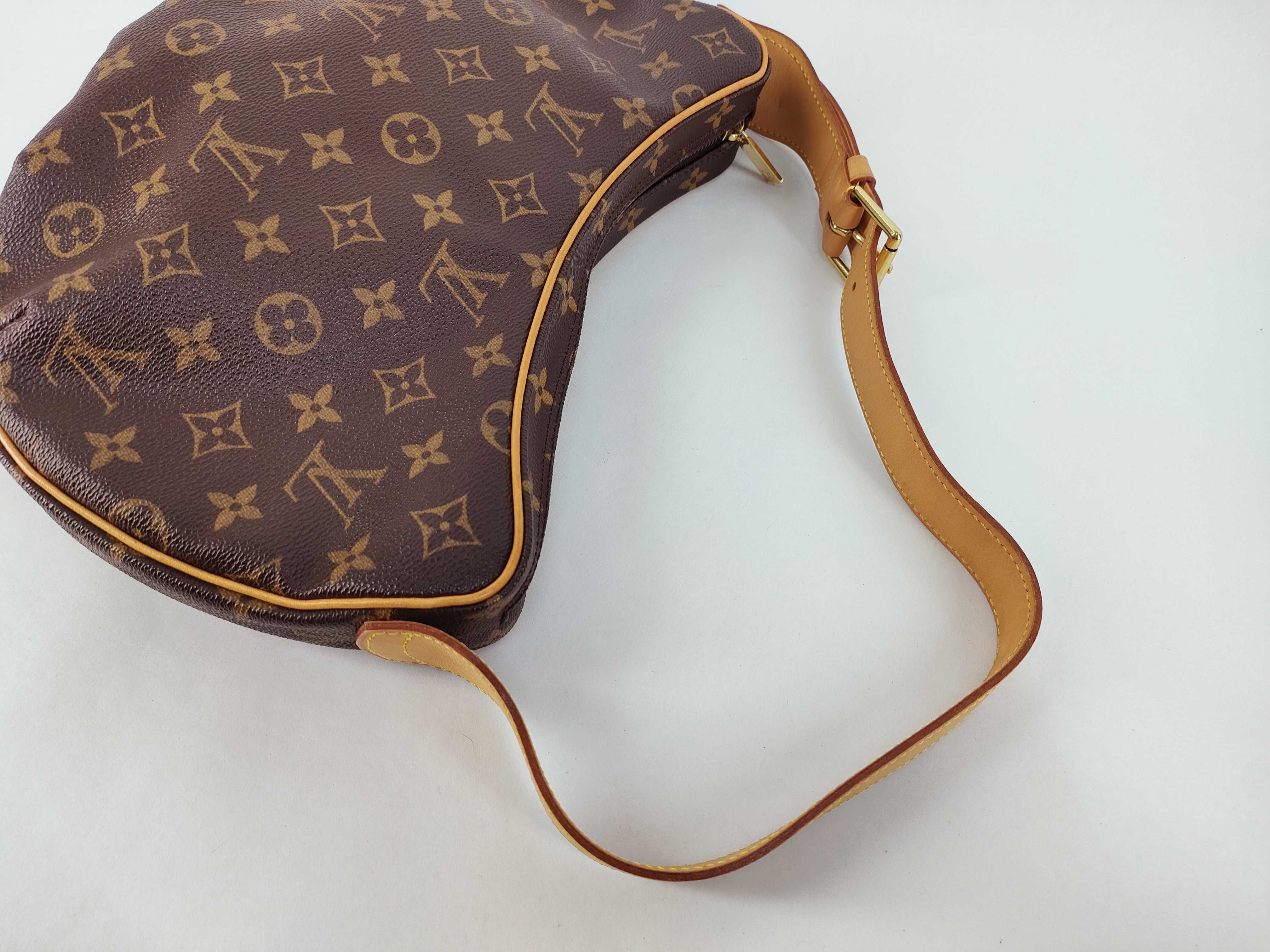 Monogram Louis Vuitton Monogram Croissant MM Shoulder Bag — view 3