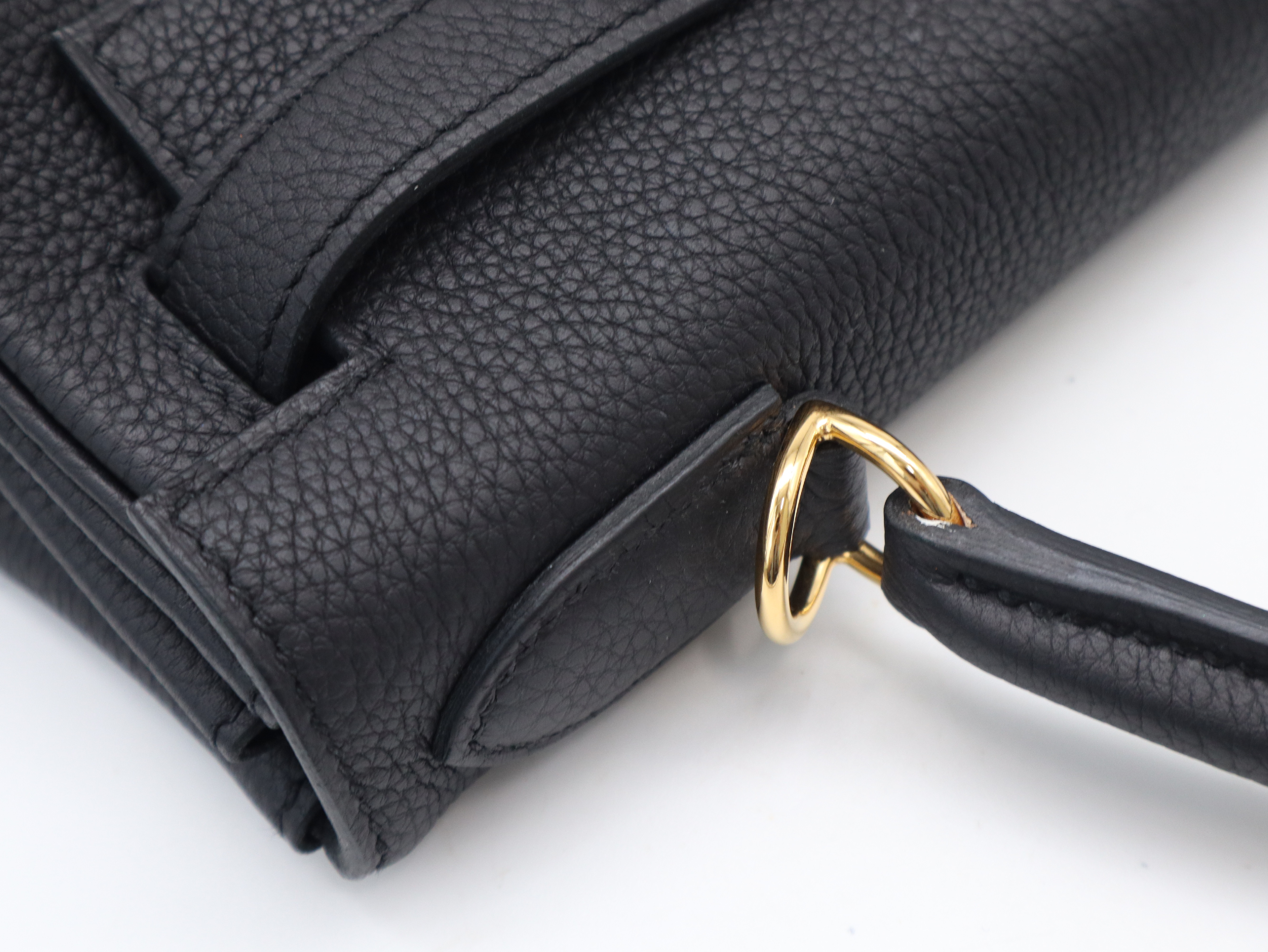 Kelly 32 Handbag, D stamp, Calf Leather, Noir (black), Gold Hardware, Includes Shoulder Strap, Clochette, Padlock, 2 Keys, Box, and Dust Bag. — view 7