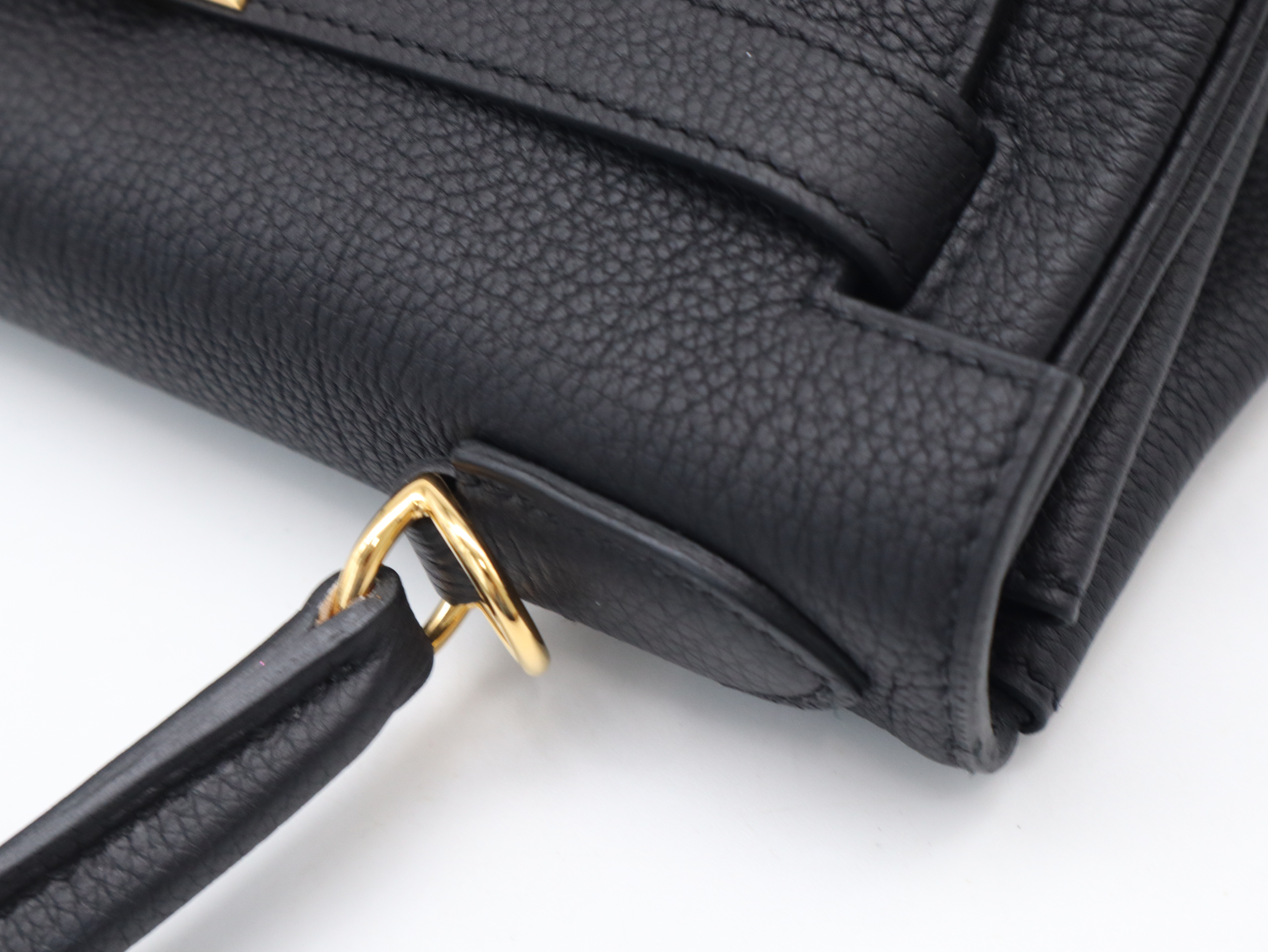 Kelly 32 Handbag, D stamp, Calf Leather, Noir (black), Gold Hardware, Includes Shoulder Strap, Clochette, Padlock, 2 Keys, Box, and Dust Bag. — view 8
