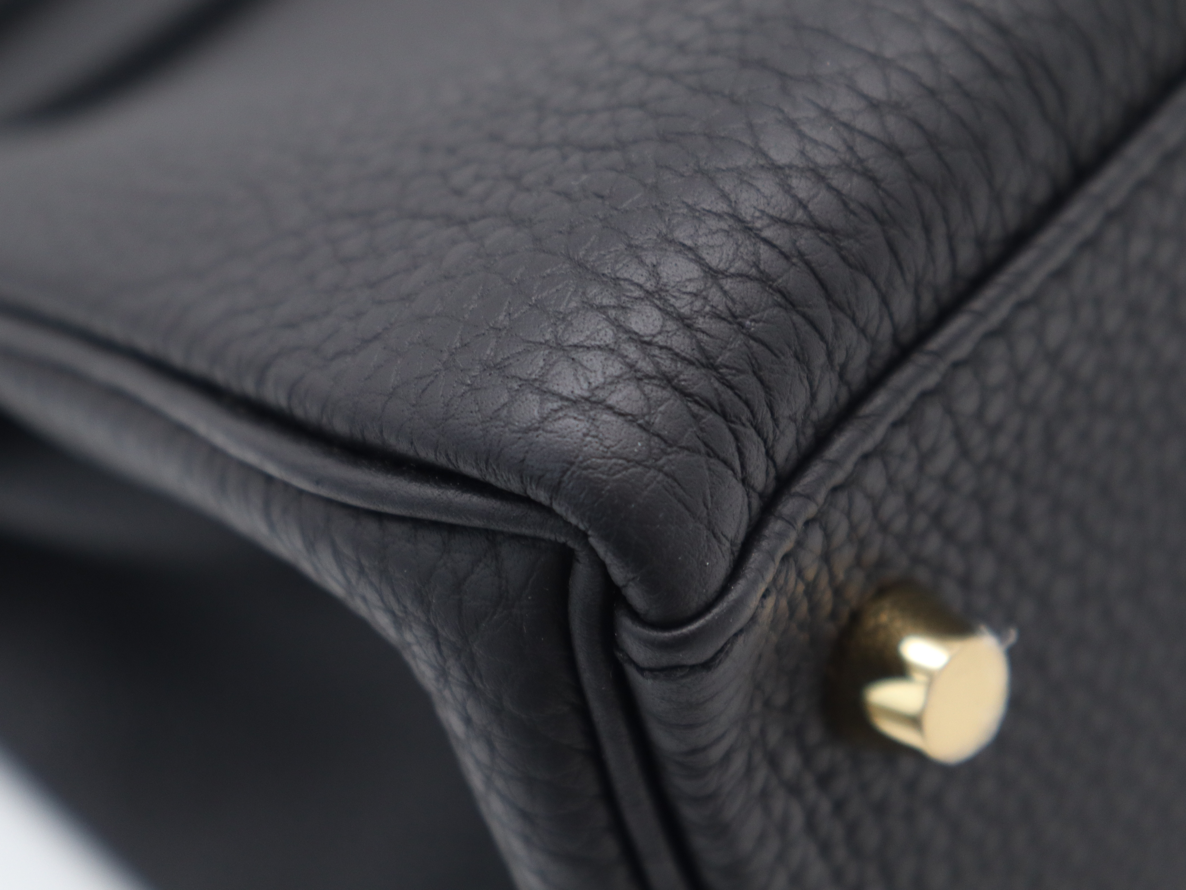 Kelly 32 Handbag, D stamp, Calf Leather, Noir (black), Gold Hardware, Includes Shoulder Strap, Clochette, Padlock, 2 Keys, Box, and Dust Bag. — view 9