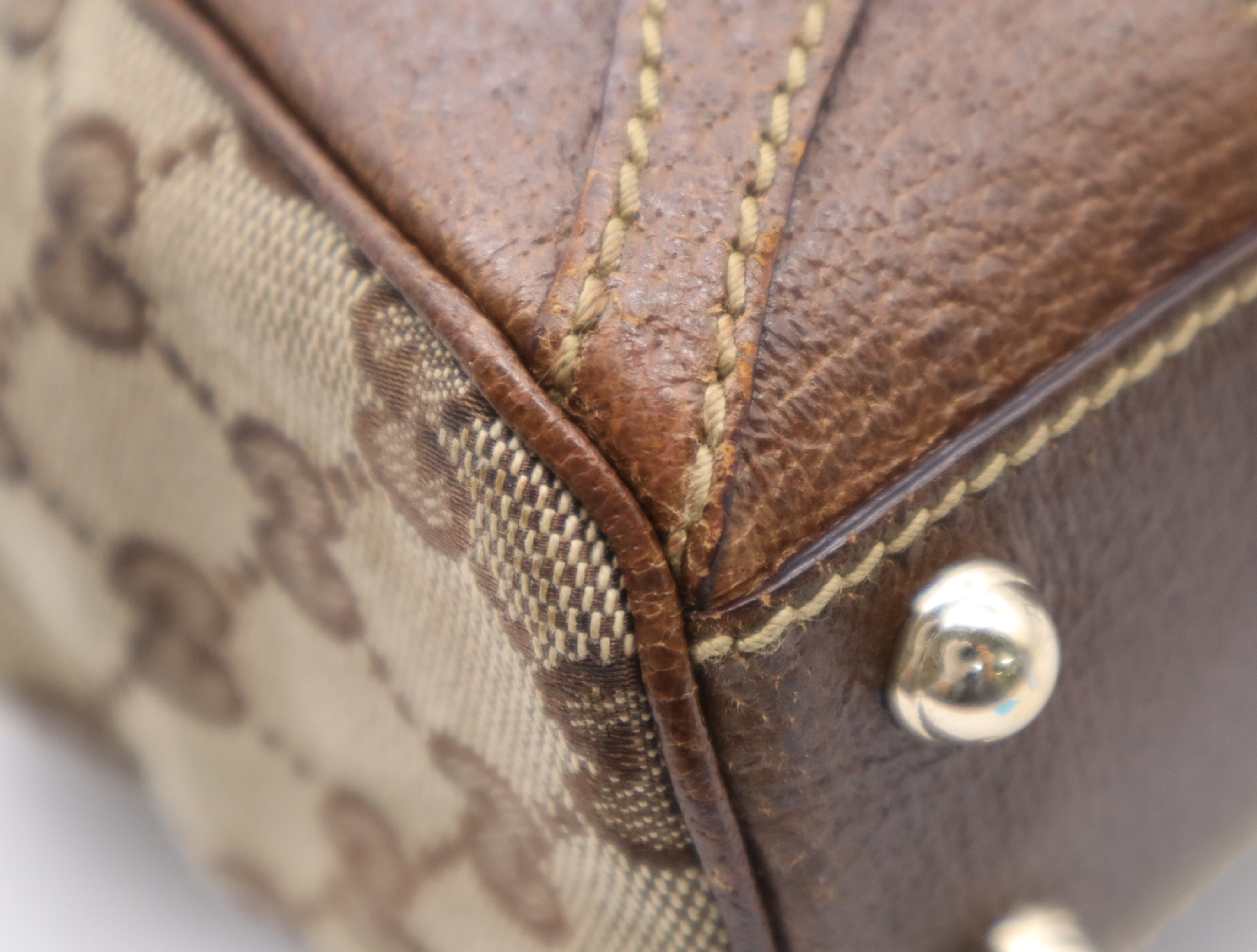124409 Canvas x Leather GG Canvas Shoulder Bag Beige Gold Hardware Shoulder Bag — view 6