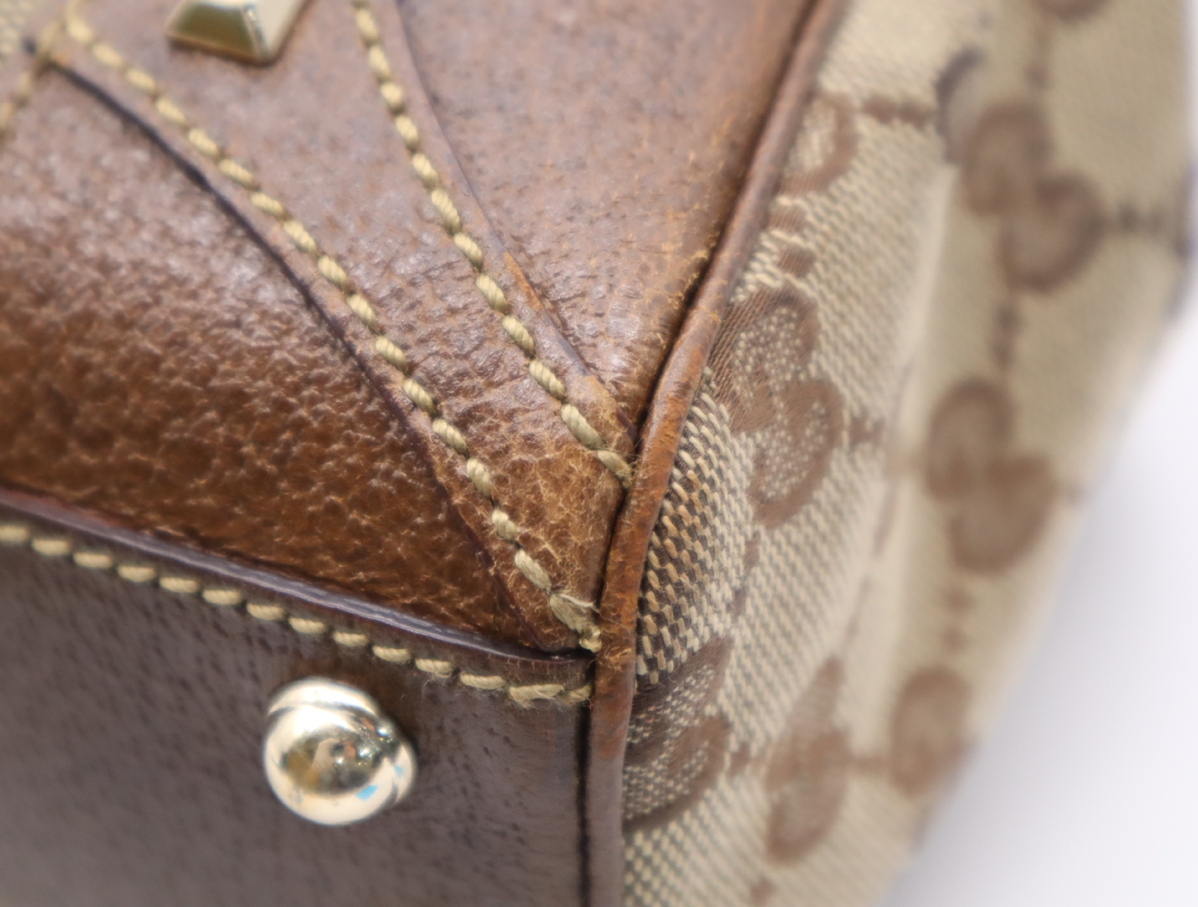 124409 Canvas x Leather GG Canvas Shoulder Bag Beige Gold Hardware Shoulder Bag — view 7