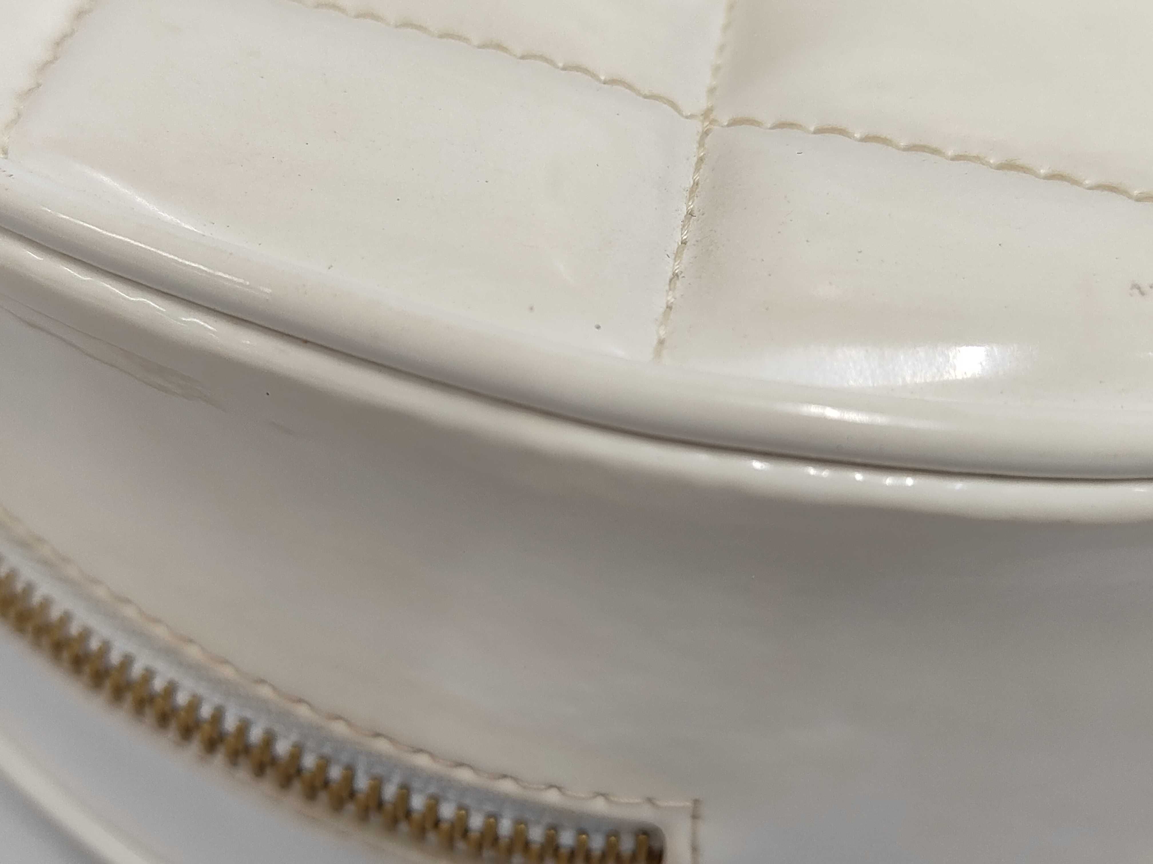 Patent Leather Vanity Round Bag, White x Black, with original seal, serial number 3, handbag. — view 3
