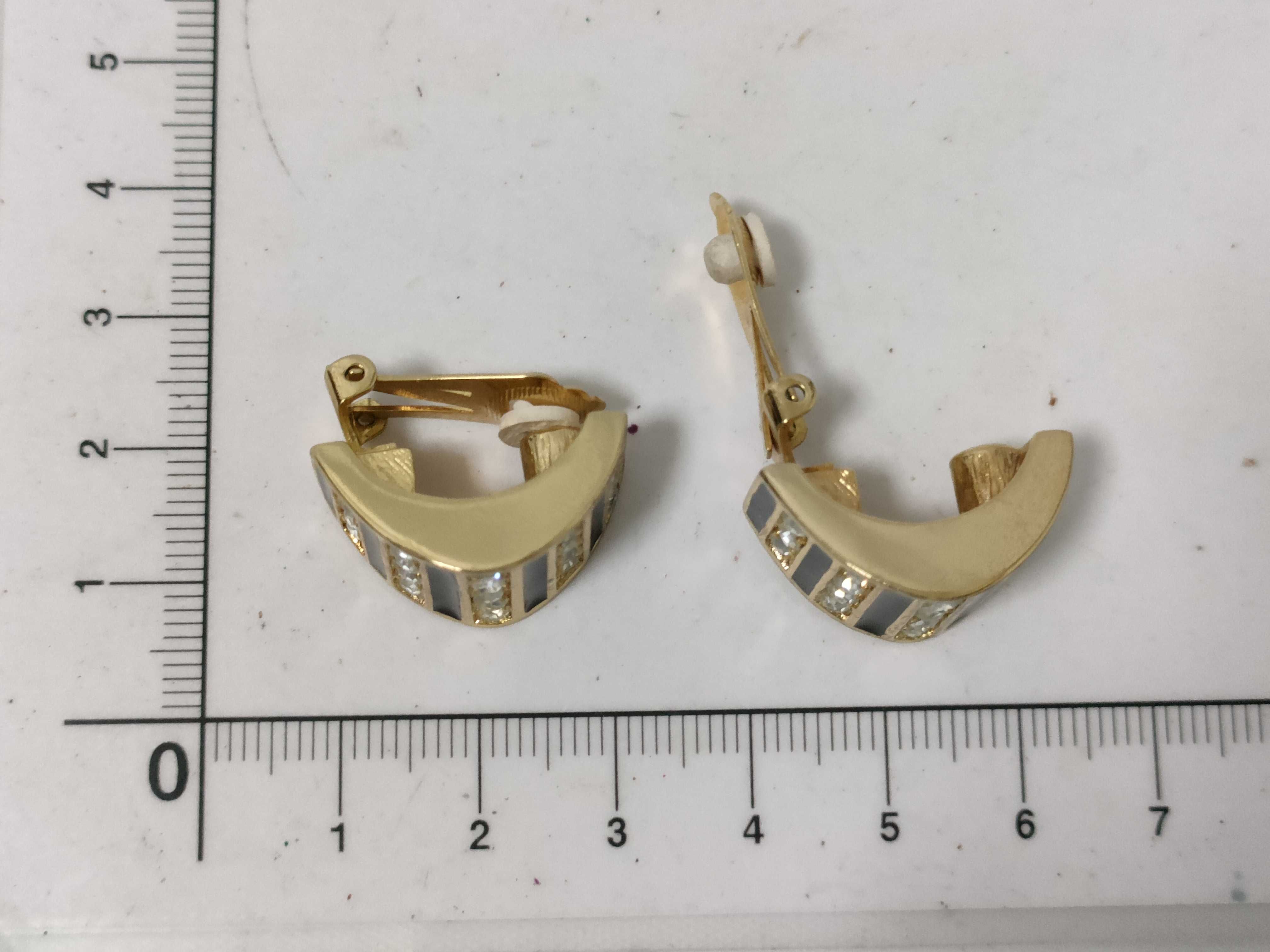 Earrings — view 6