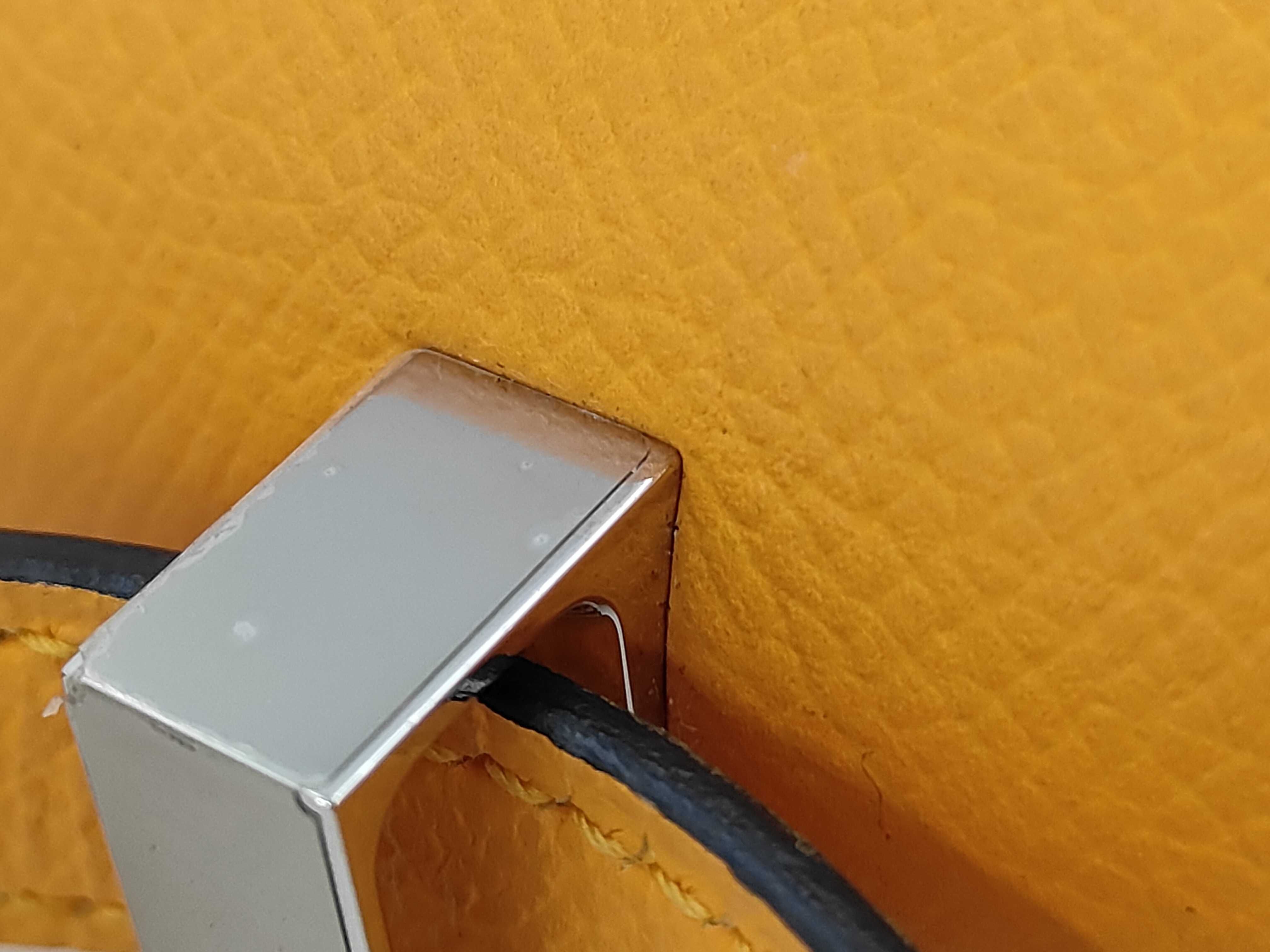 Veroux 23 Jaune Ambre Epsom Silver Shoulder Bag (A stamp) — view 6
