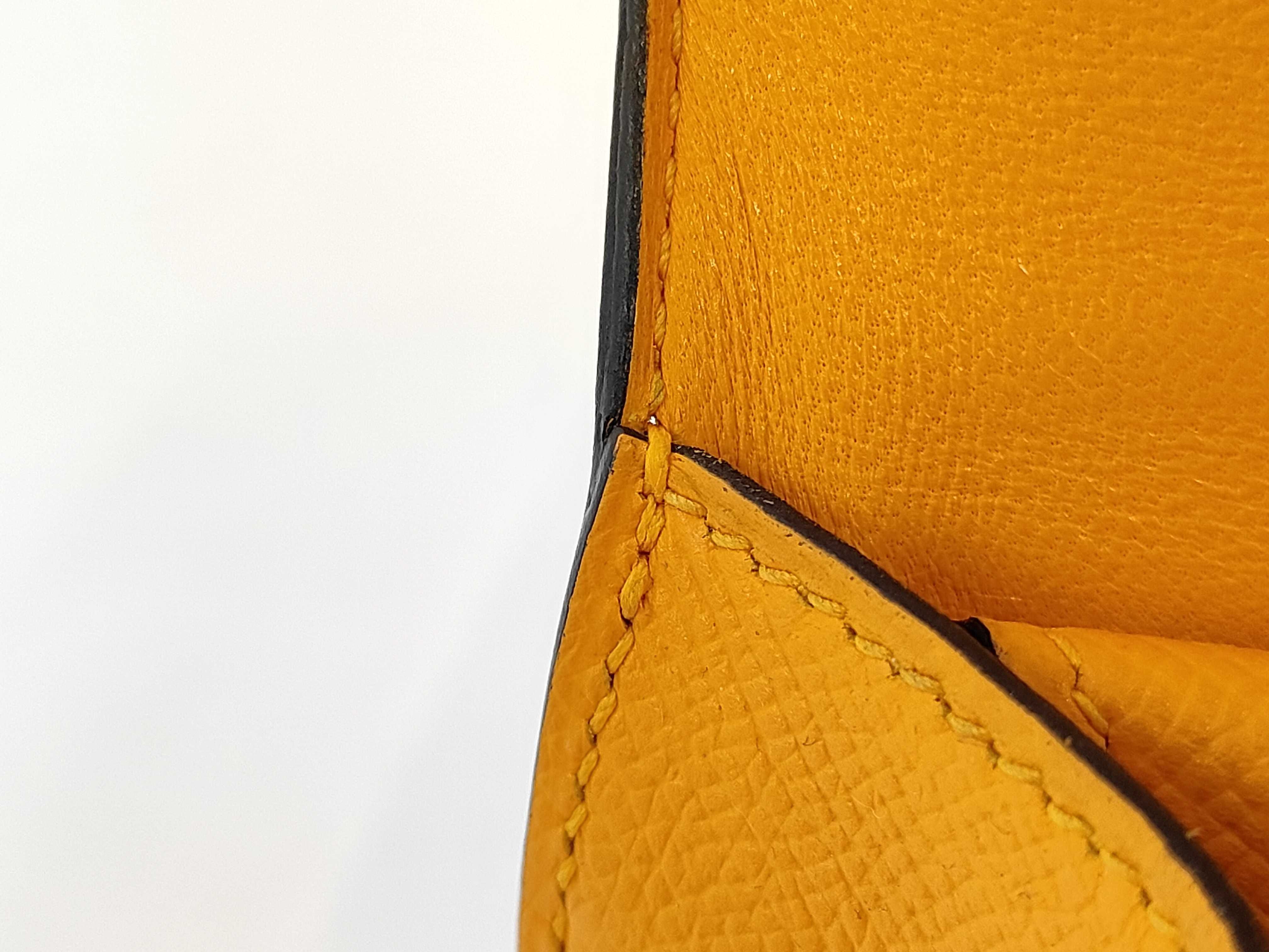 Veroux 23 Jaune Ambre Epsom Silver Shoulder Bag (A stamp) — view 9