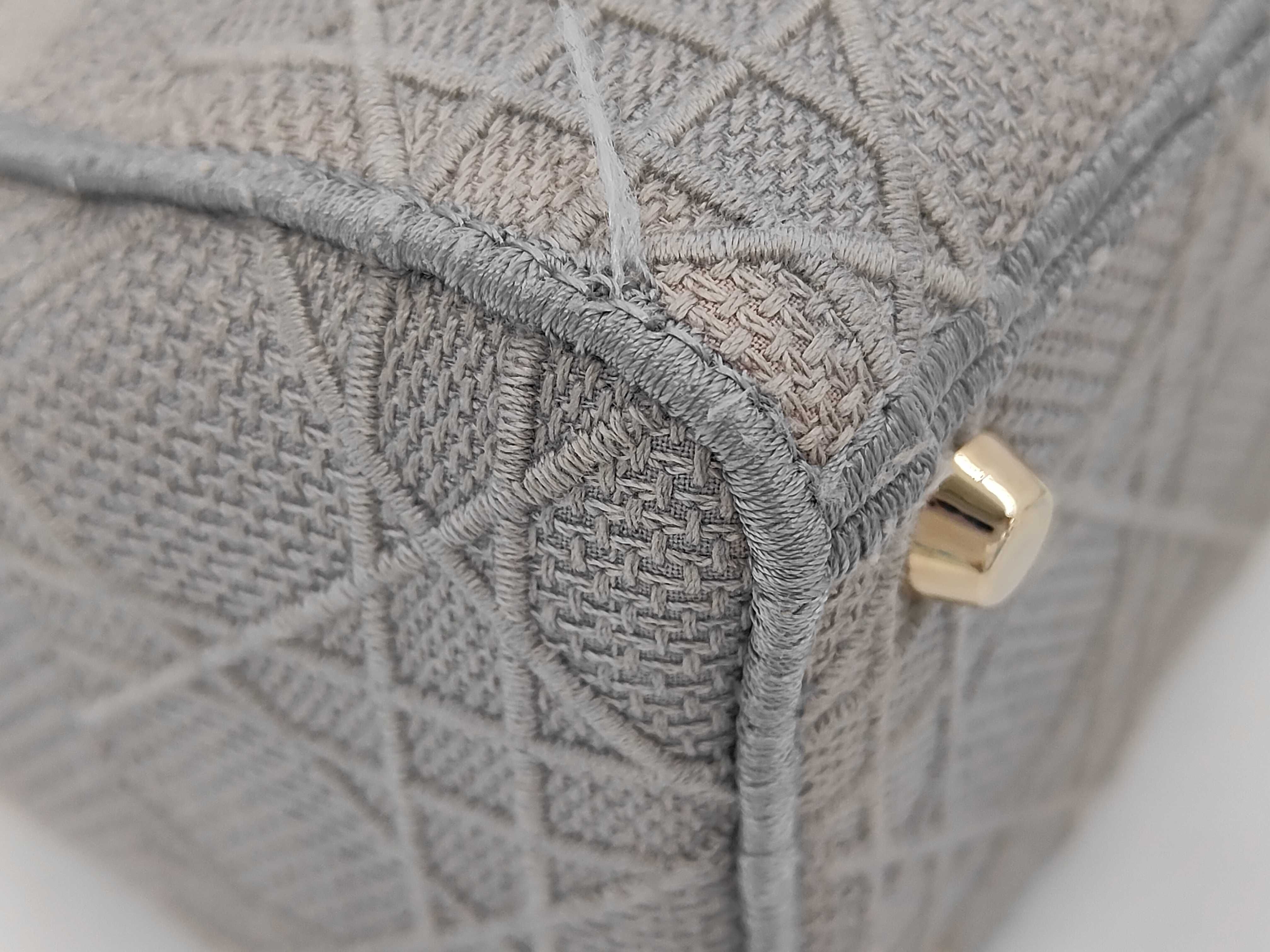 Cannage Lady D Light Medium Lady Dior 2-way Handbag — view 3