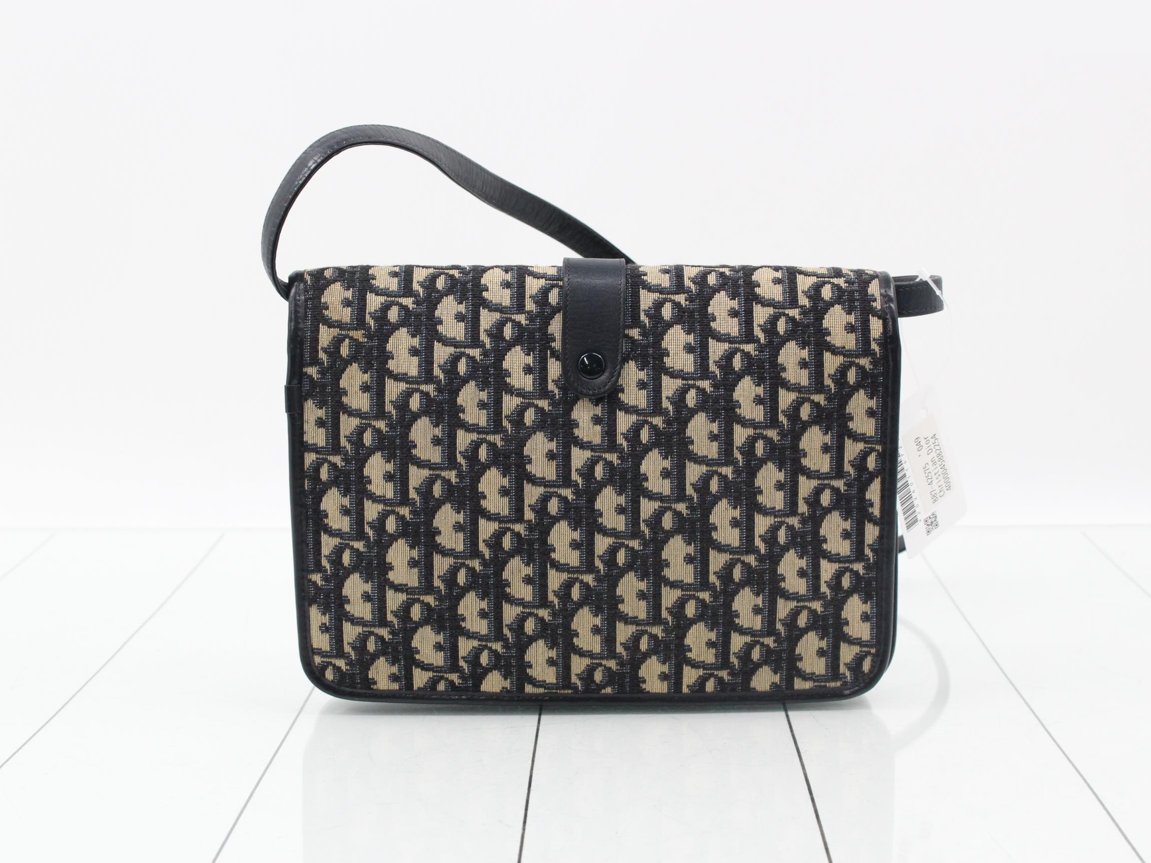 Vintage Trotter pattern shoulder bag — view 2