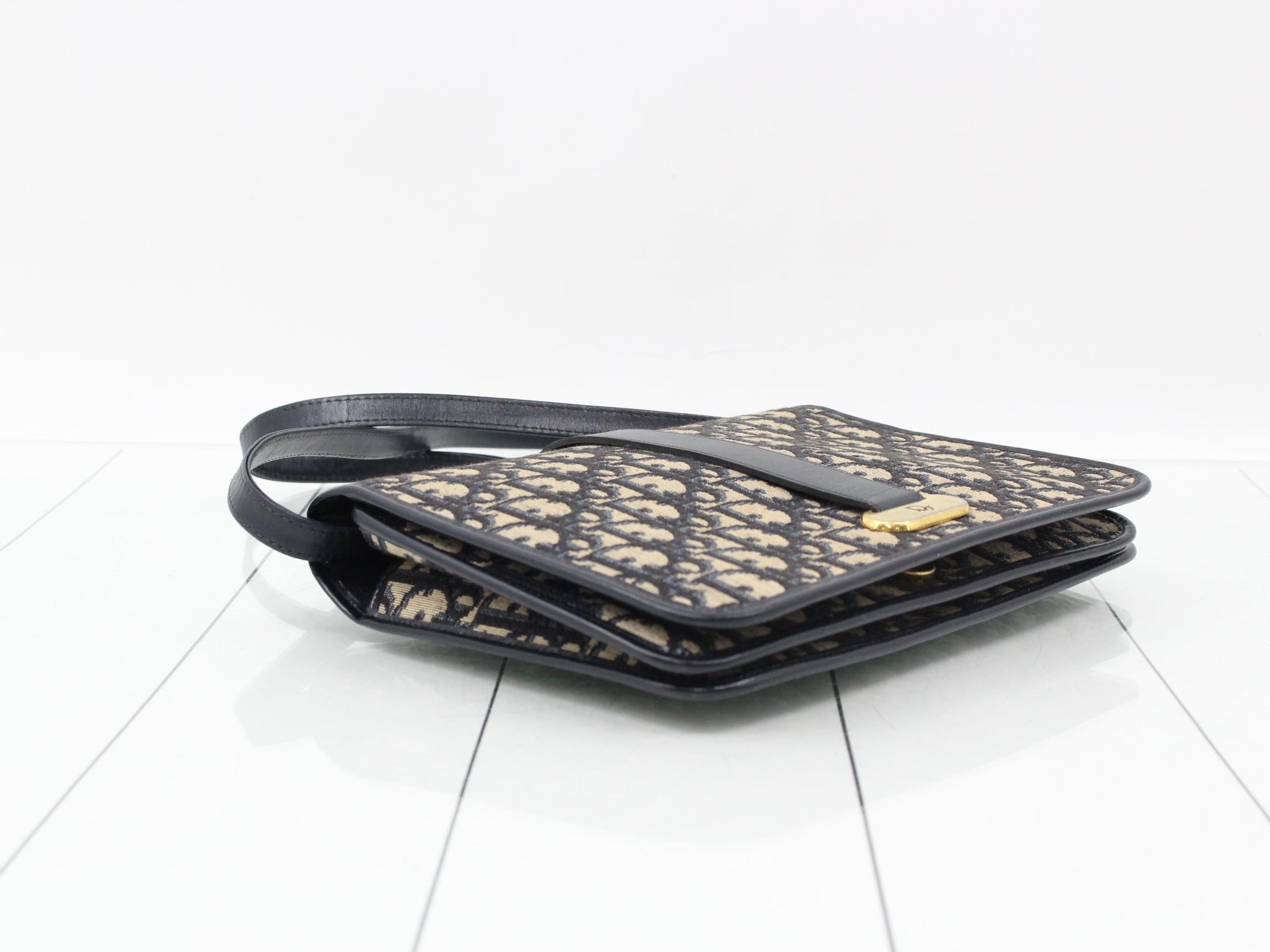 Vintage Trotter pattern shoulder bag — view 5