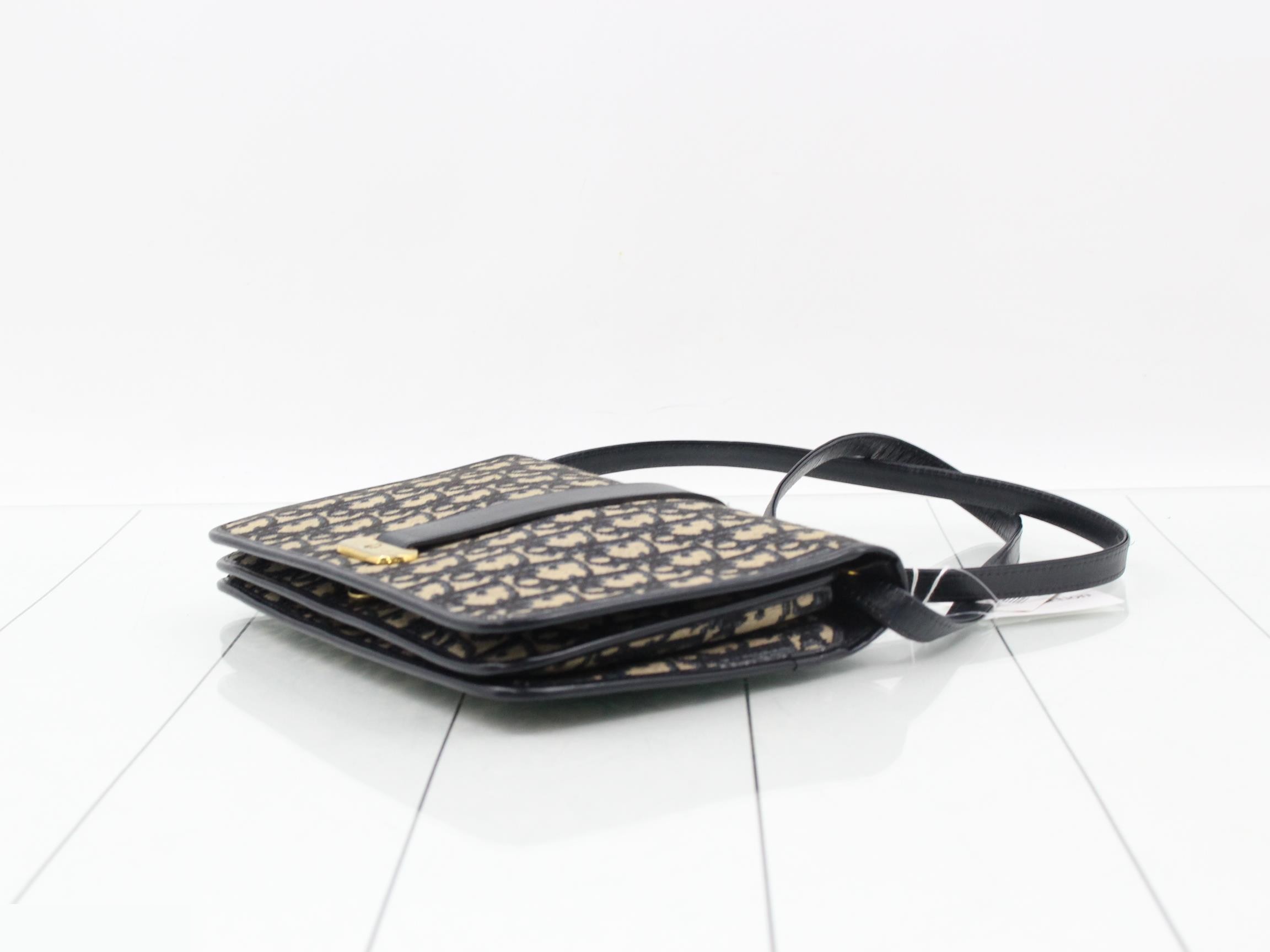 Vintage Trotter pattern shoulder bag — view 6