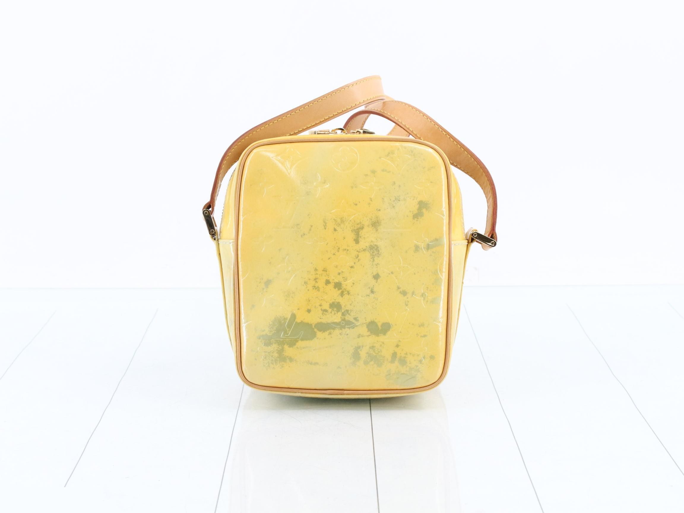 Vernis Shoulder Bag — view 2