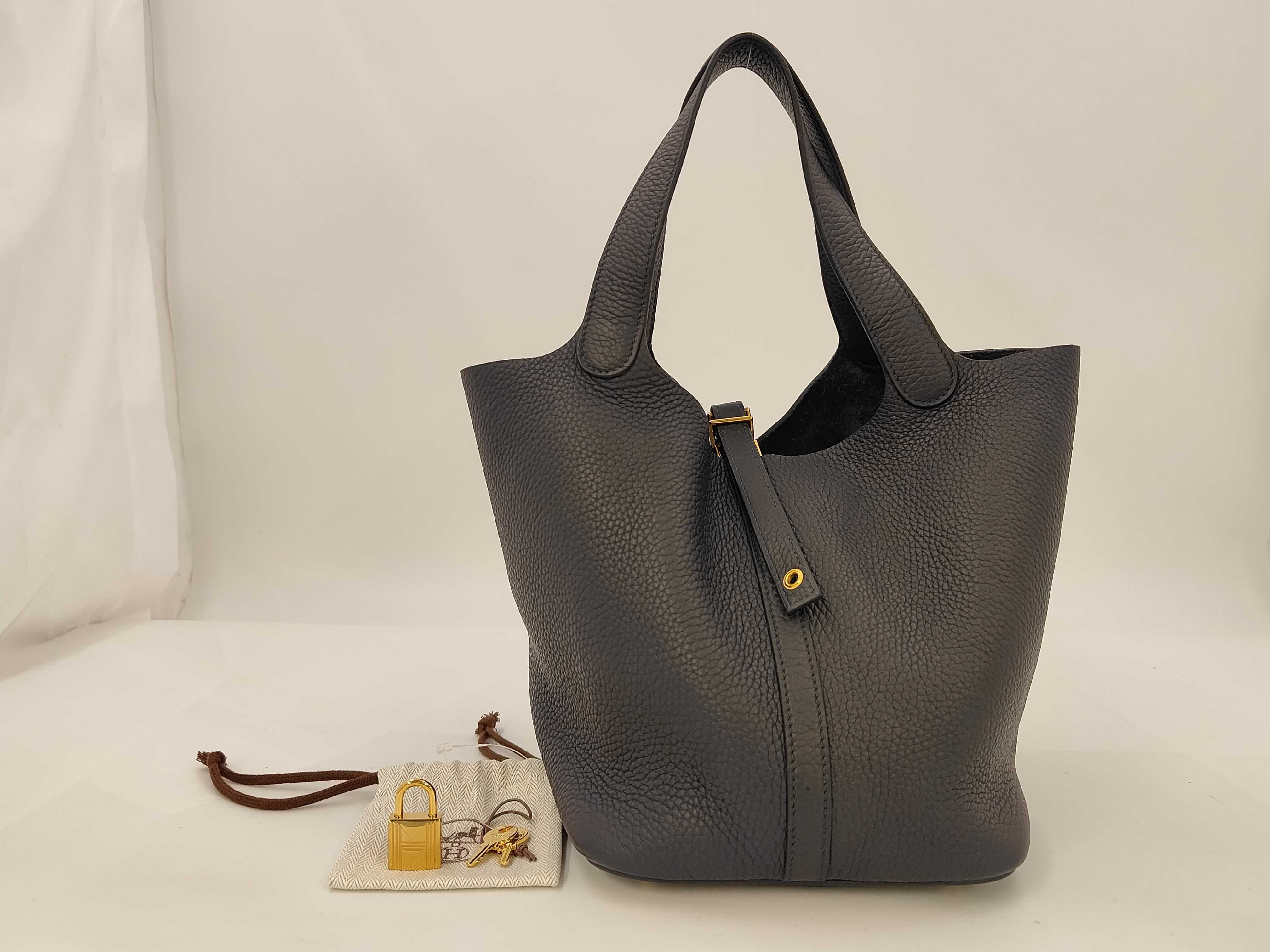 Taurillon Clemence Picotin MM U-stamp Navy Handbag