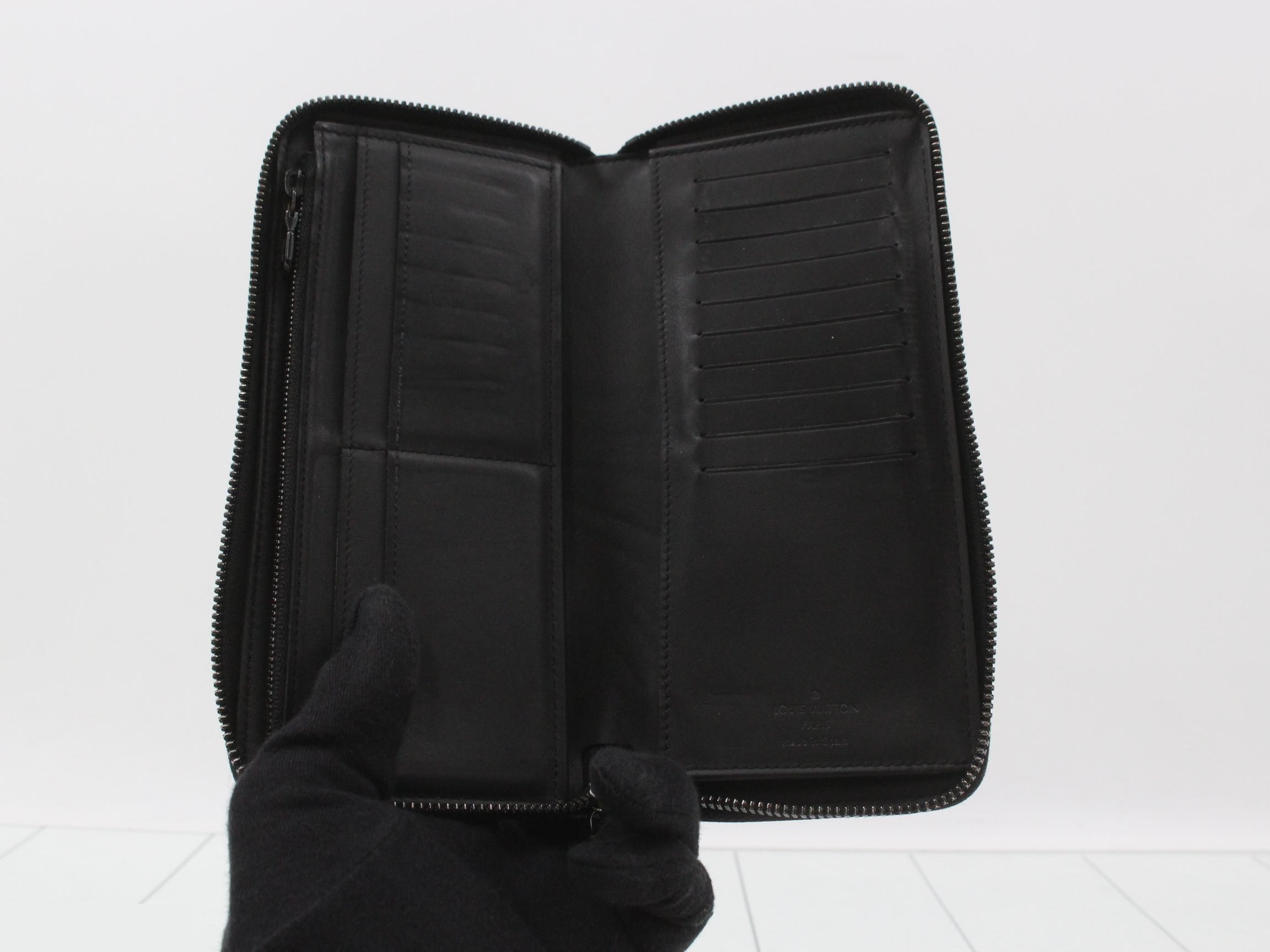 Zippy Wallet Vertical - Round Zipper Long Wallet — view 4