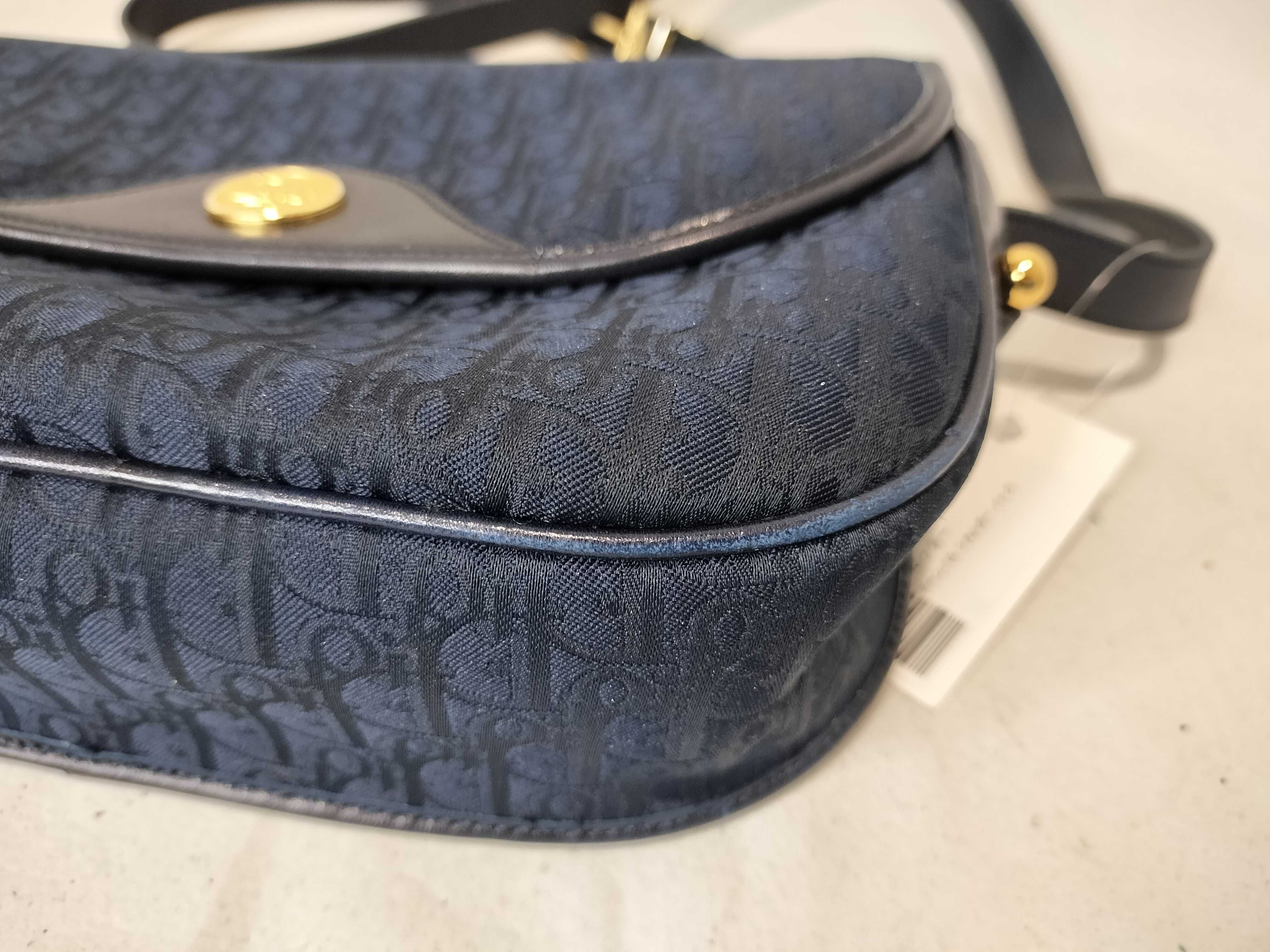 Trotter Canvas Shoulder Bag — view 7