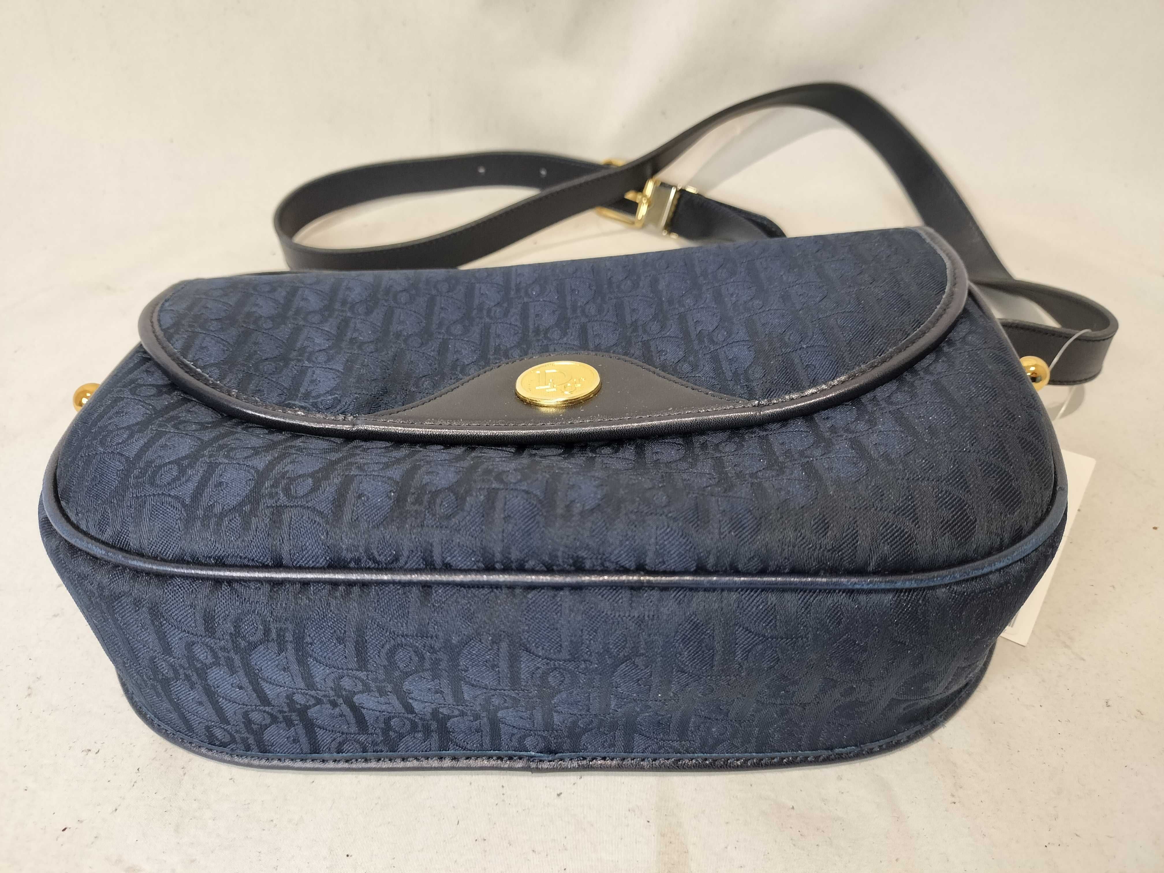 Trotter Canvas Shoulder Bag — view 8