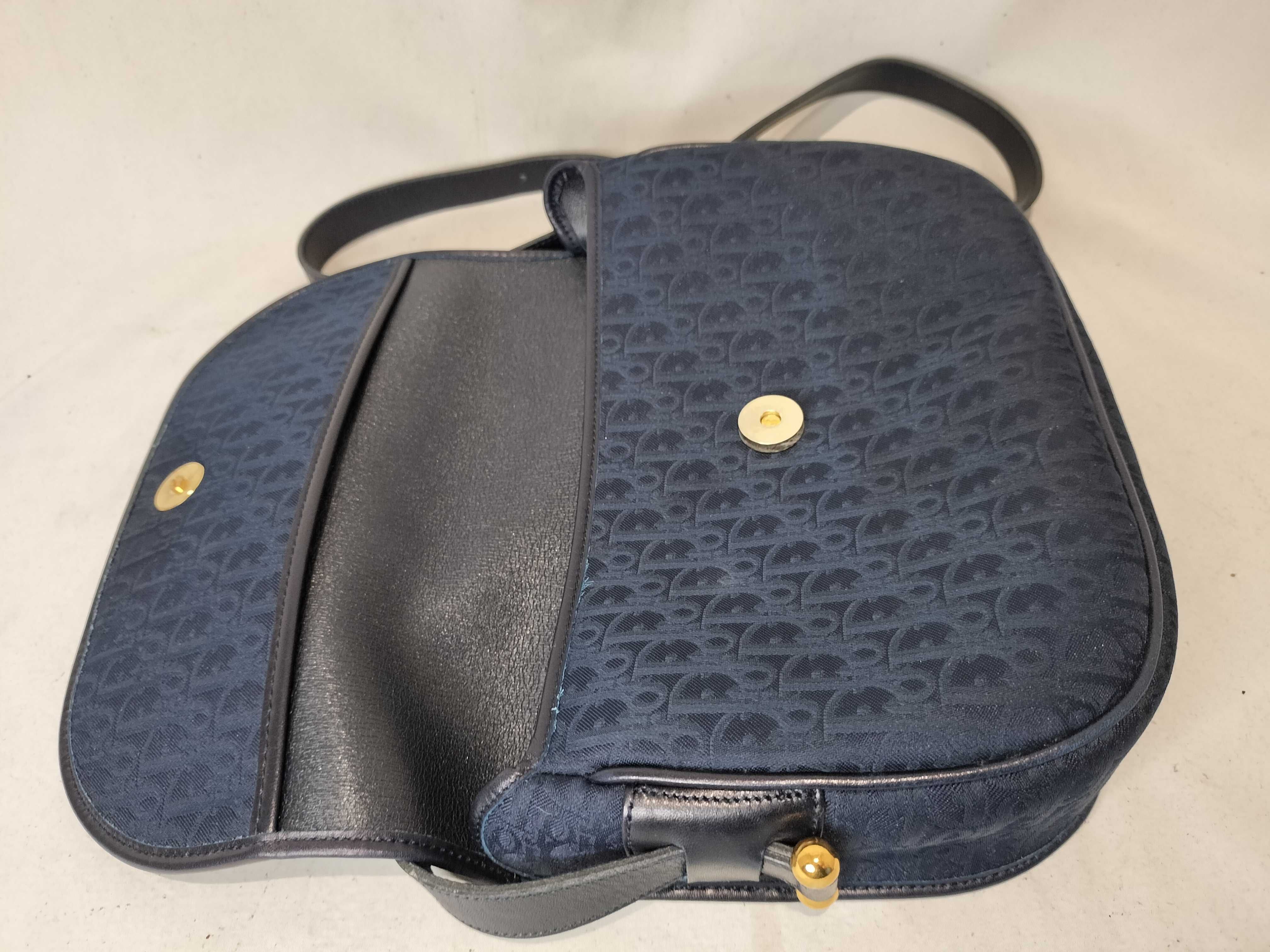 Trotter Canvas Shoulder Bag — view 9