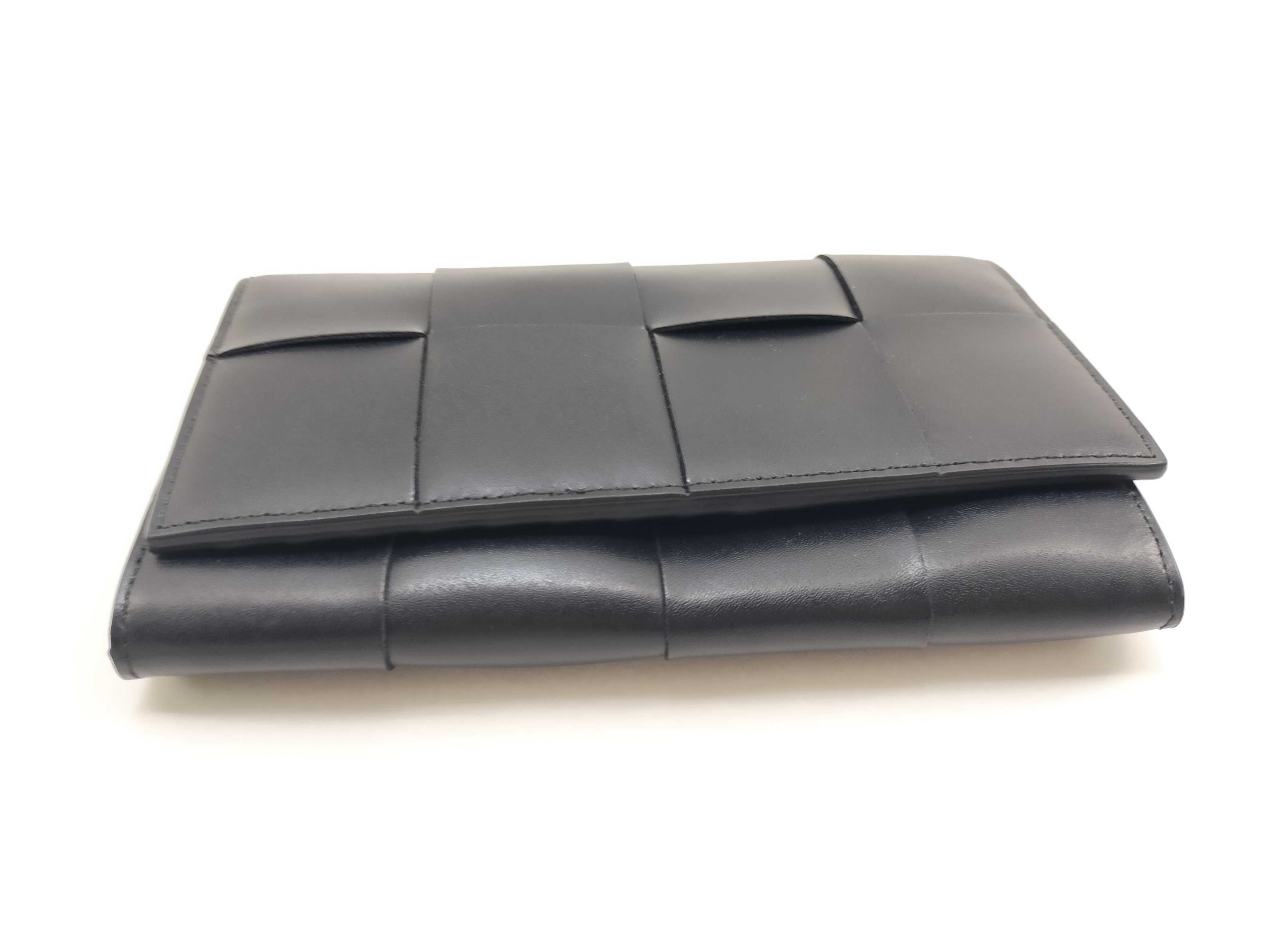 Maxi Intrecciato Black Leather Billfold — view 5