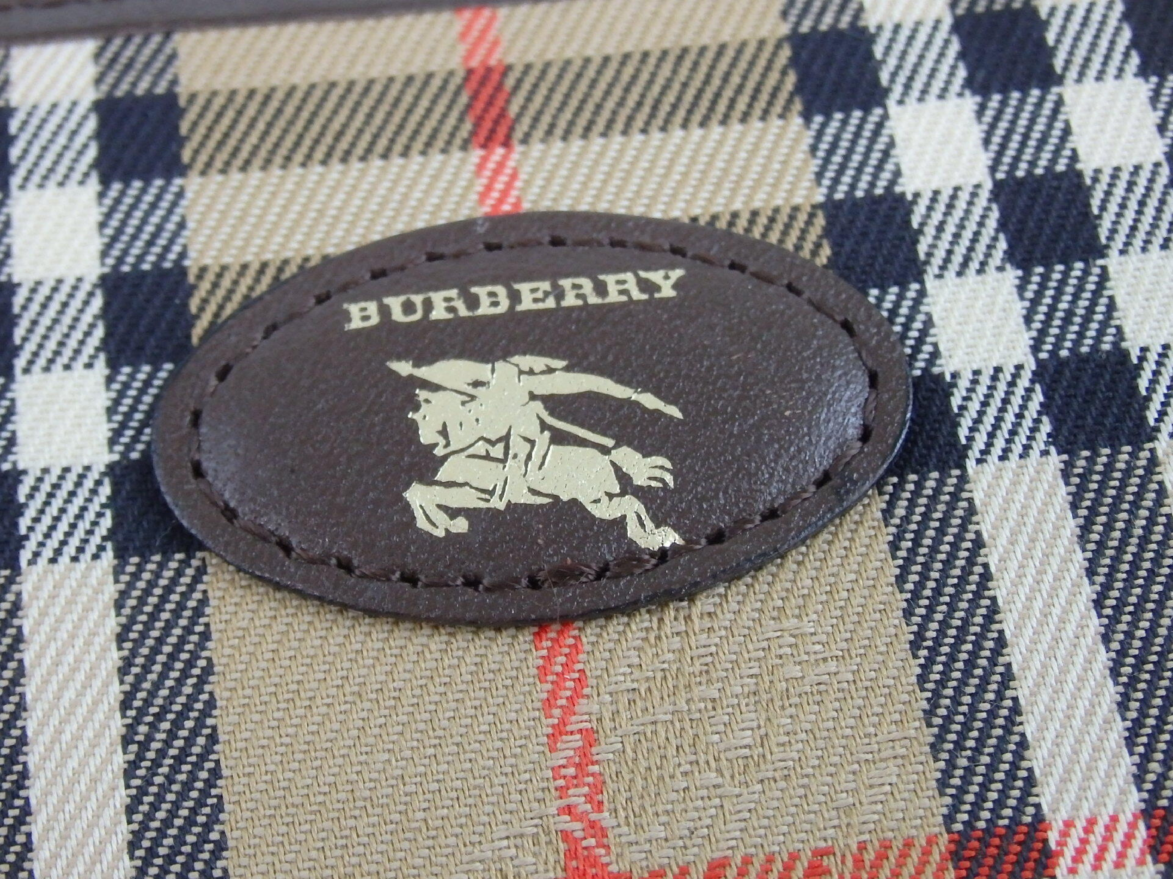 bi-fold wallet — view 10