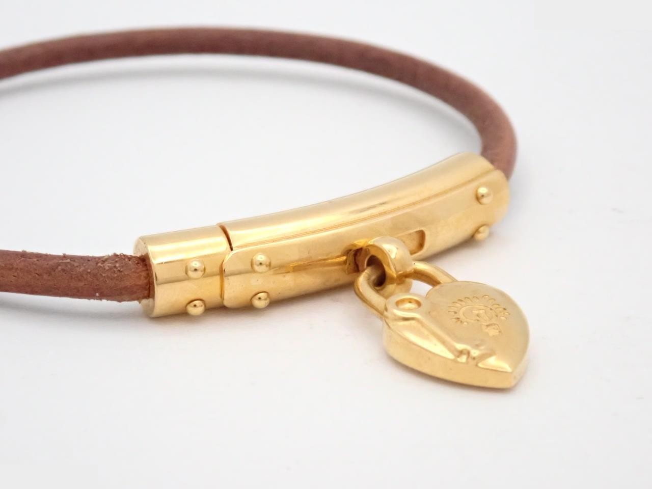 Viviride Heart Bracelet, wrist size approximately 16cm — view 3