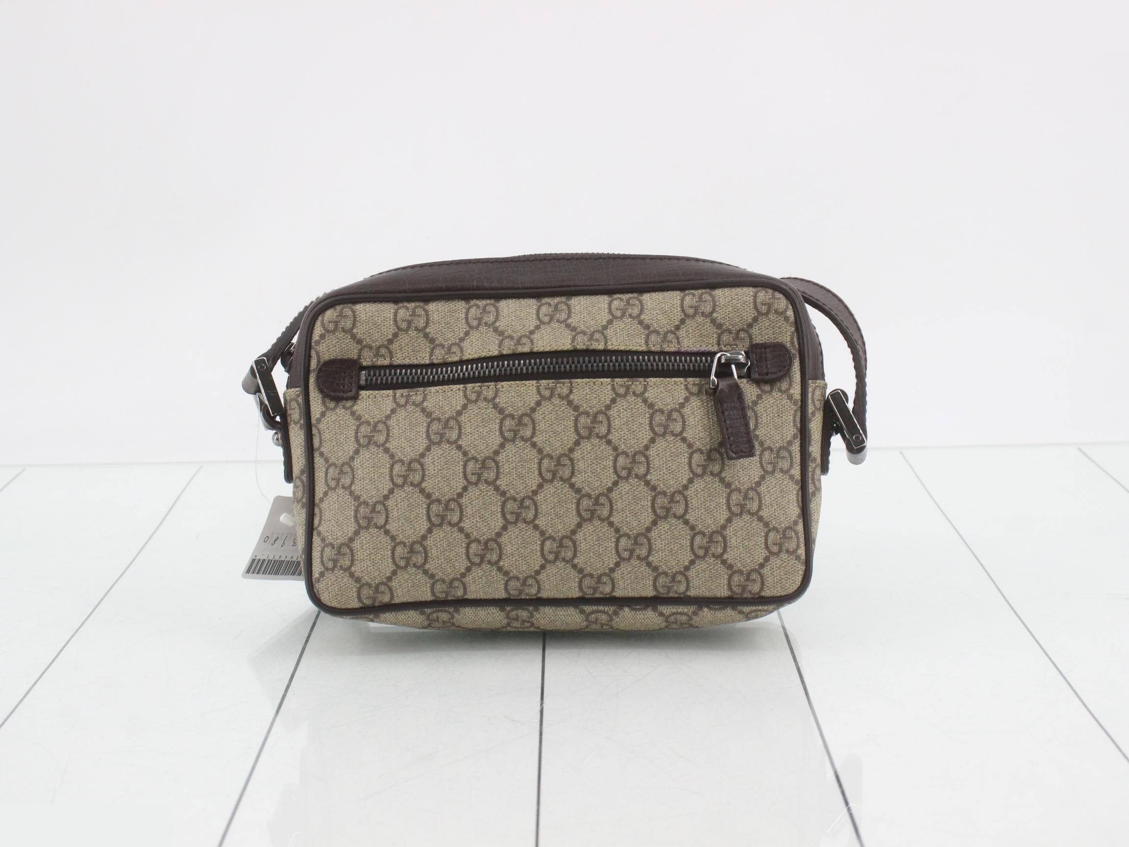 GG Supreme Shoulder Bag — view 2