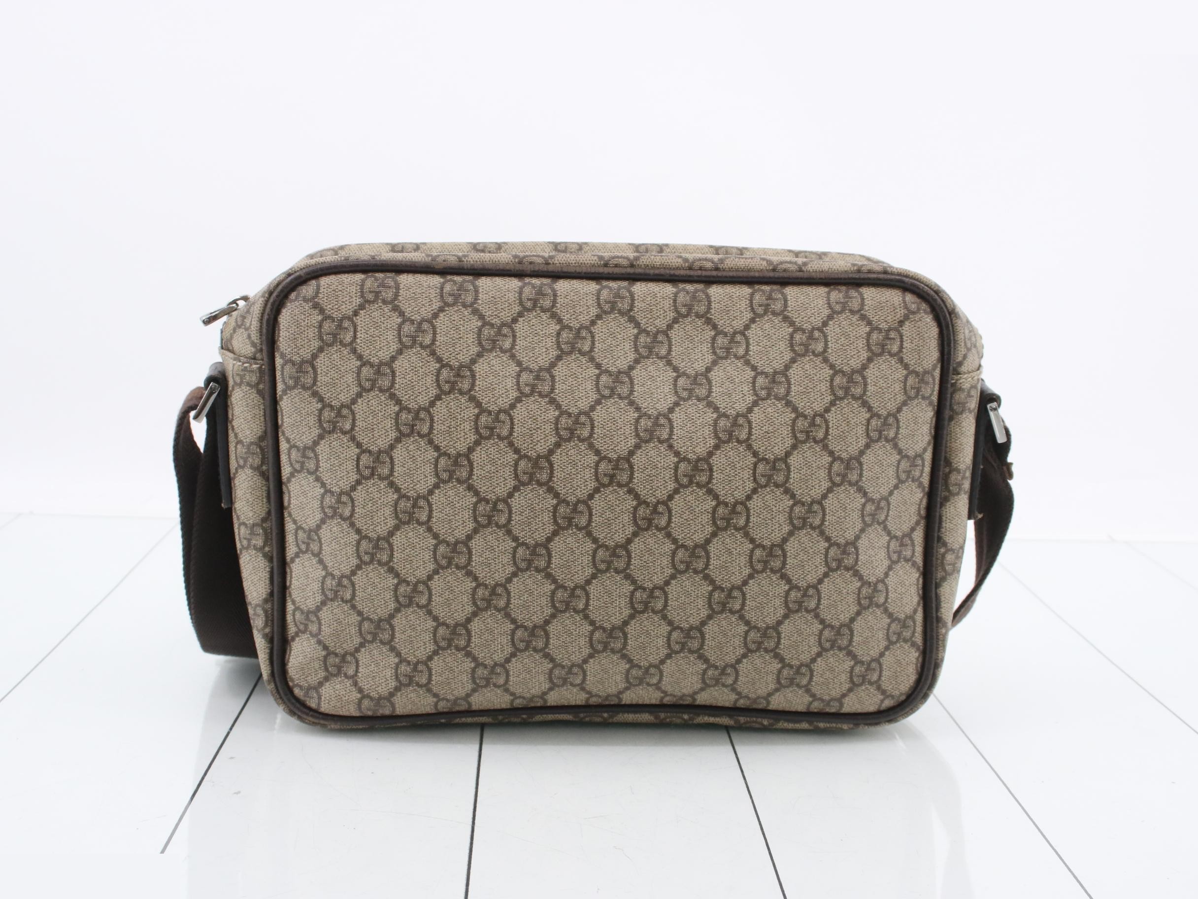 GG Supreme Shoulder Bag — view 2