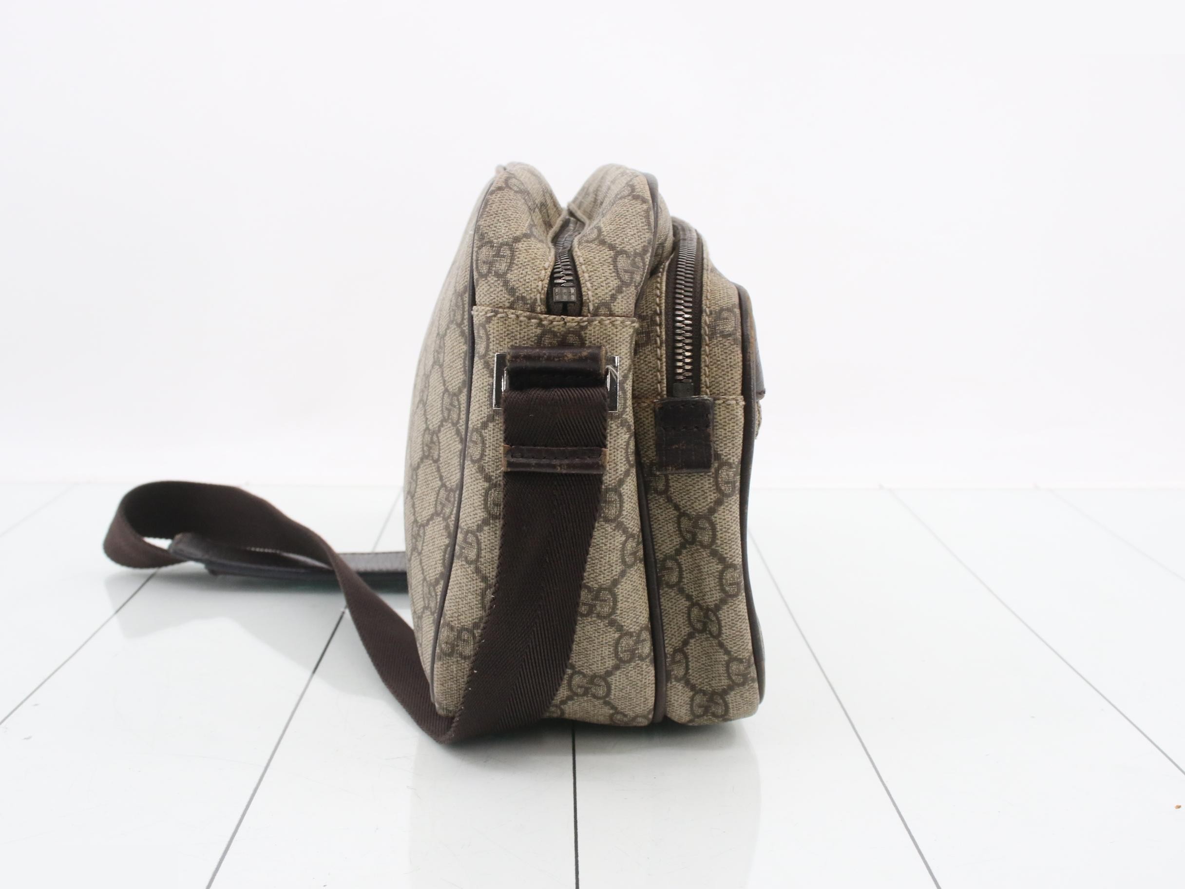 GG Supreme Shoulder Bag — view 4