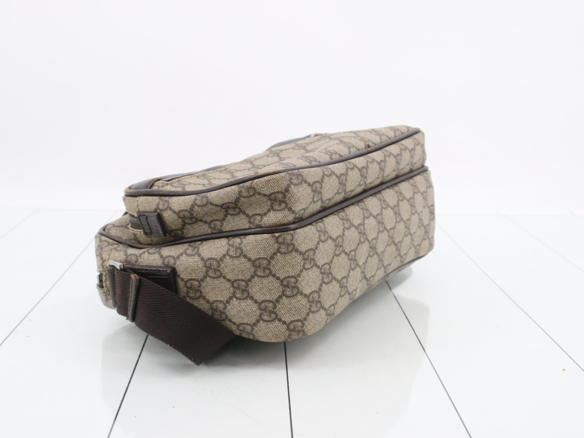 GG Supreme Shoulder Bag — view 5