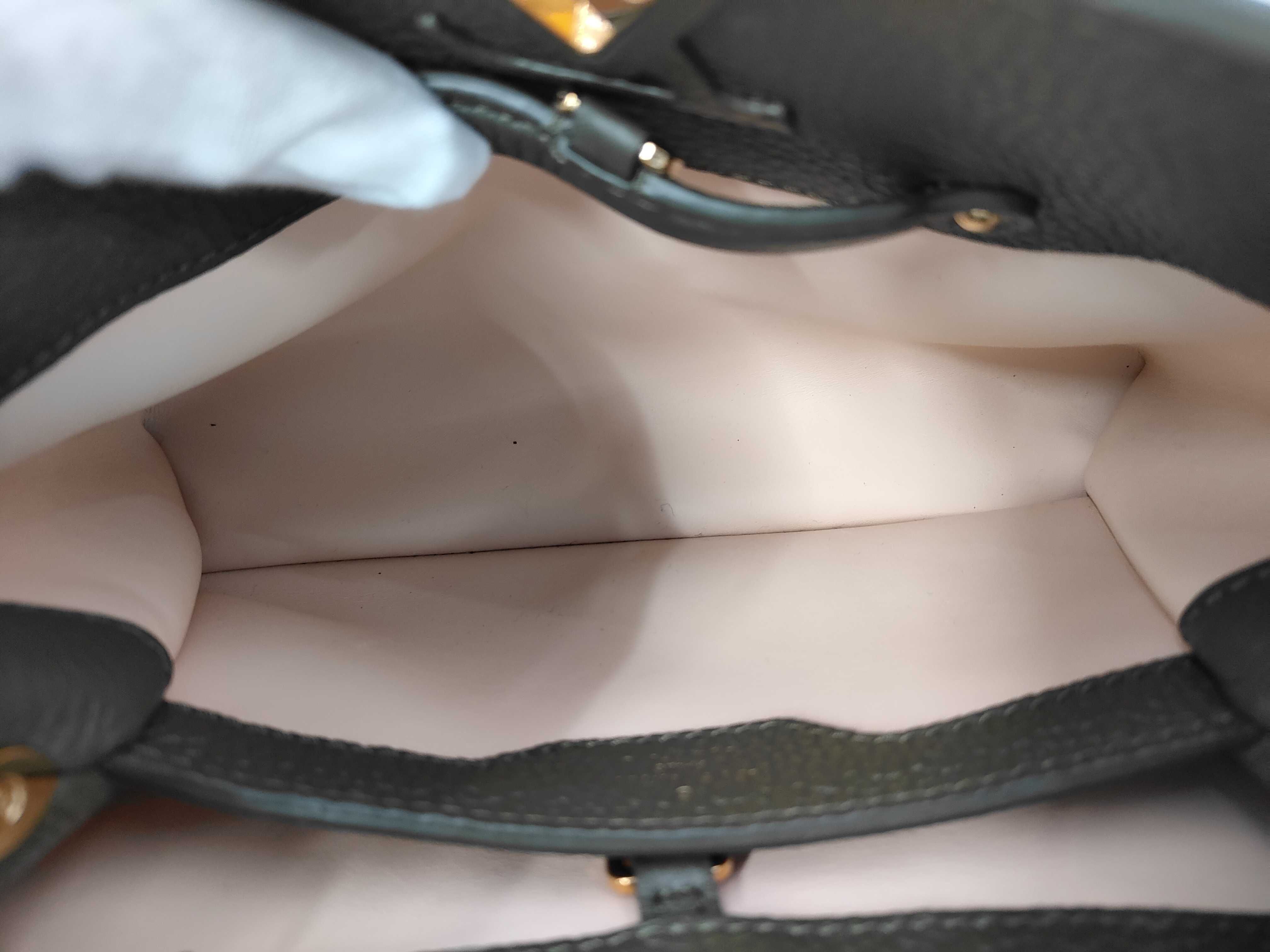 Taurillon Capucines BB M51791 Handbag — view 9