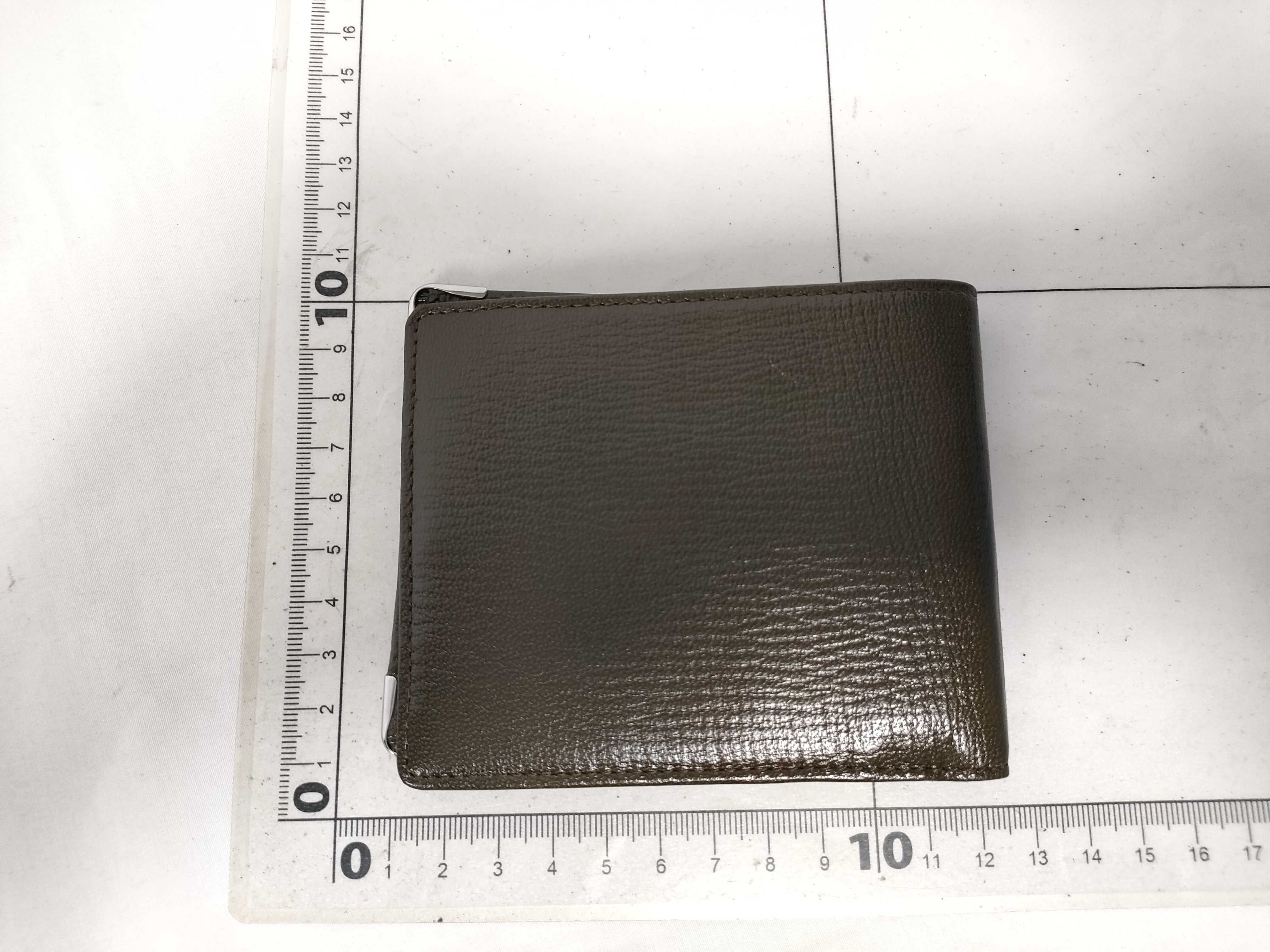 bi-fold wallet, khaki. — view 2