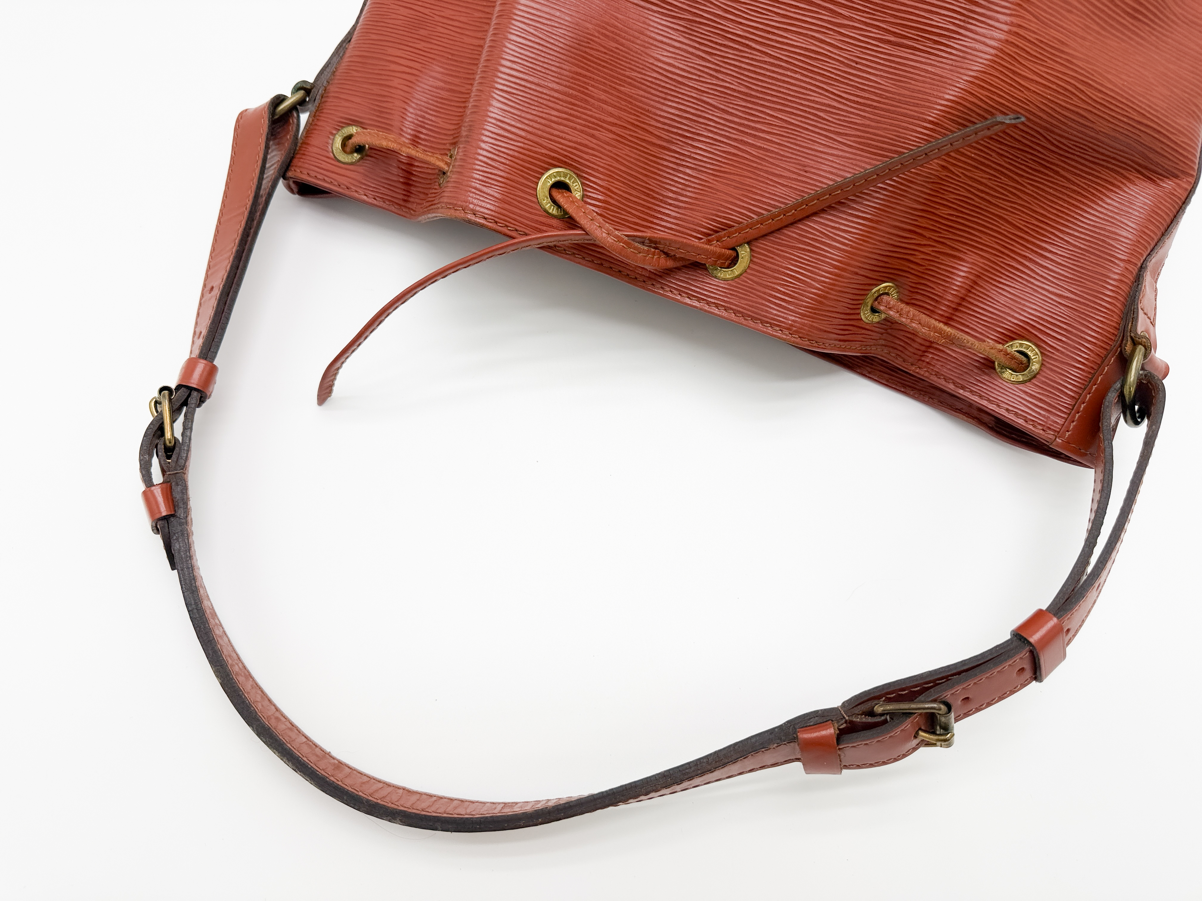 Epi M44103 Petit Noé Kenya Brown Shoulder Bag — view 3