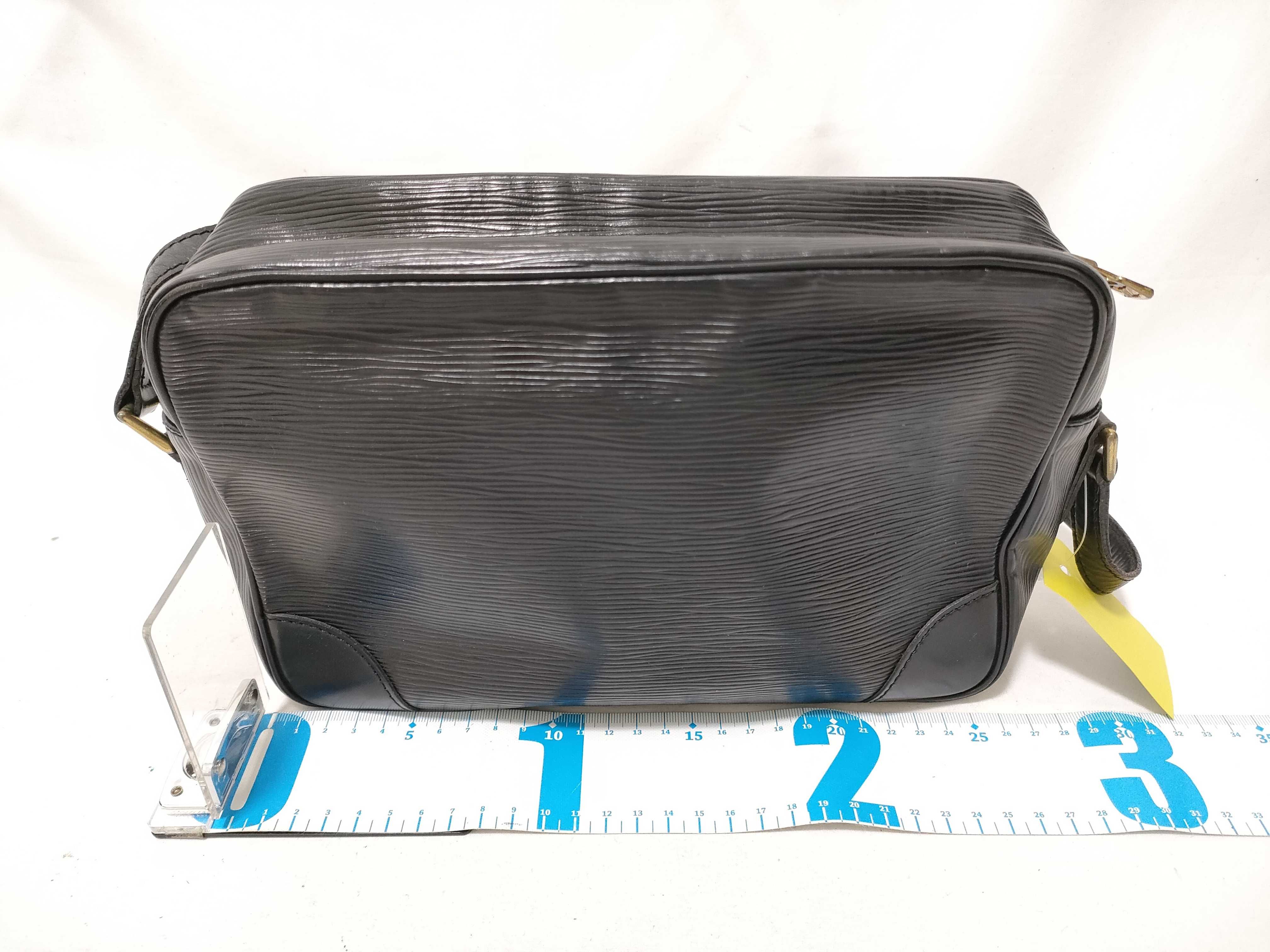 Epi Trocadero 27 Black Shoulder Bag — view 2