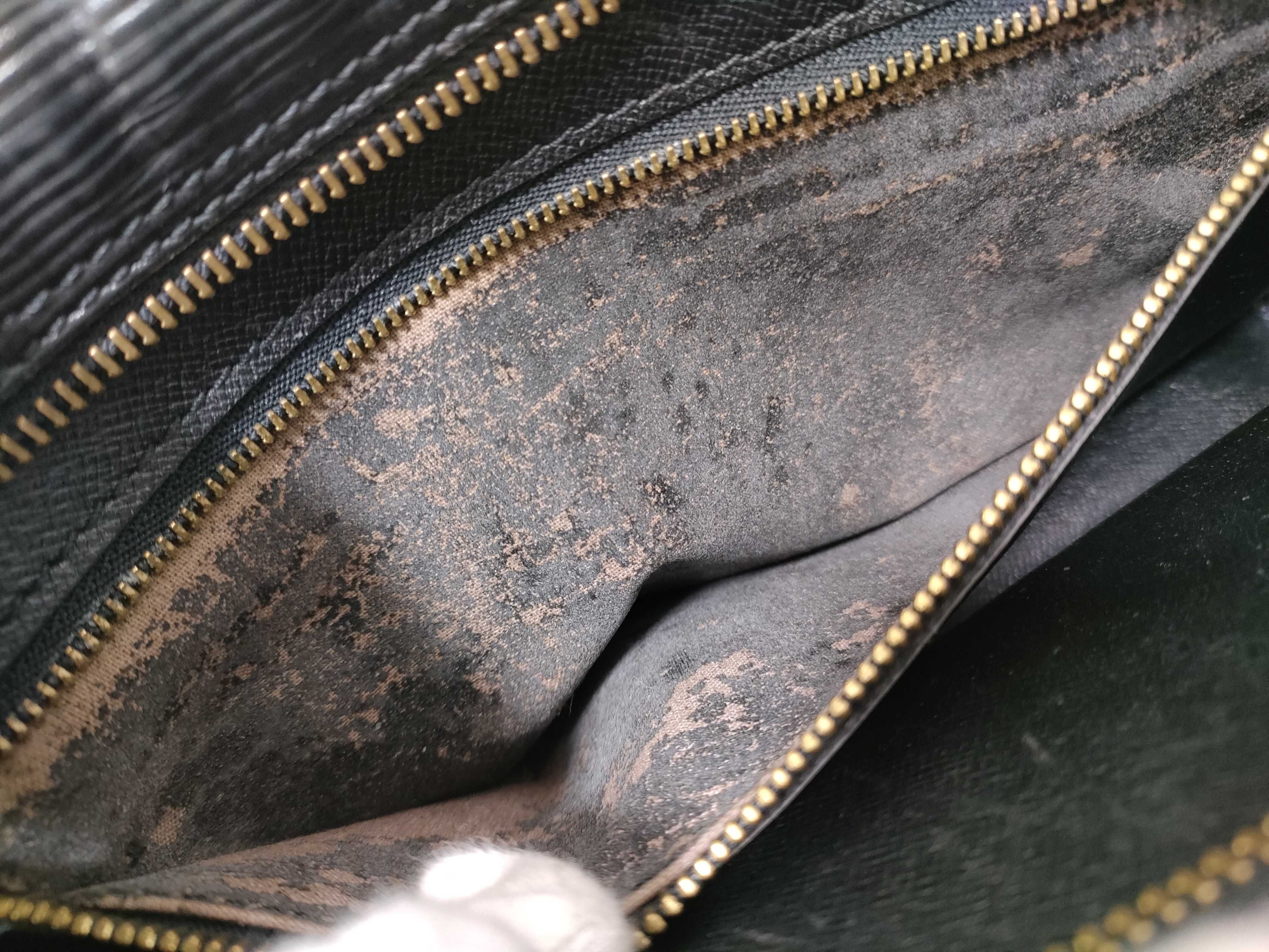 Epi Trocadero 27 Black Shoulder Bag — view 11
