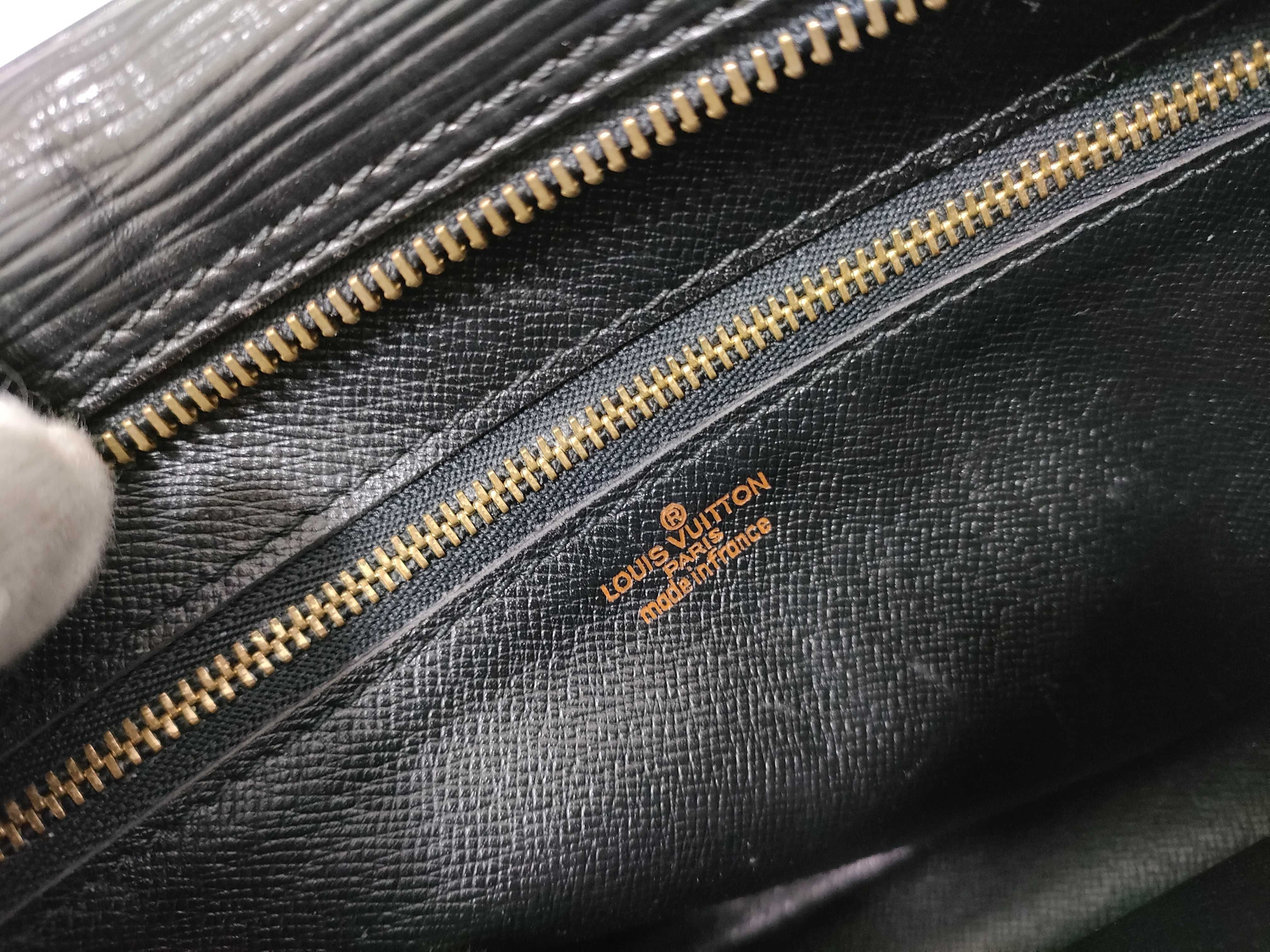 Epi Trocadero 27 Black Shoulder Bag — view 12