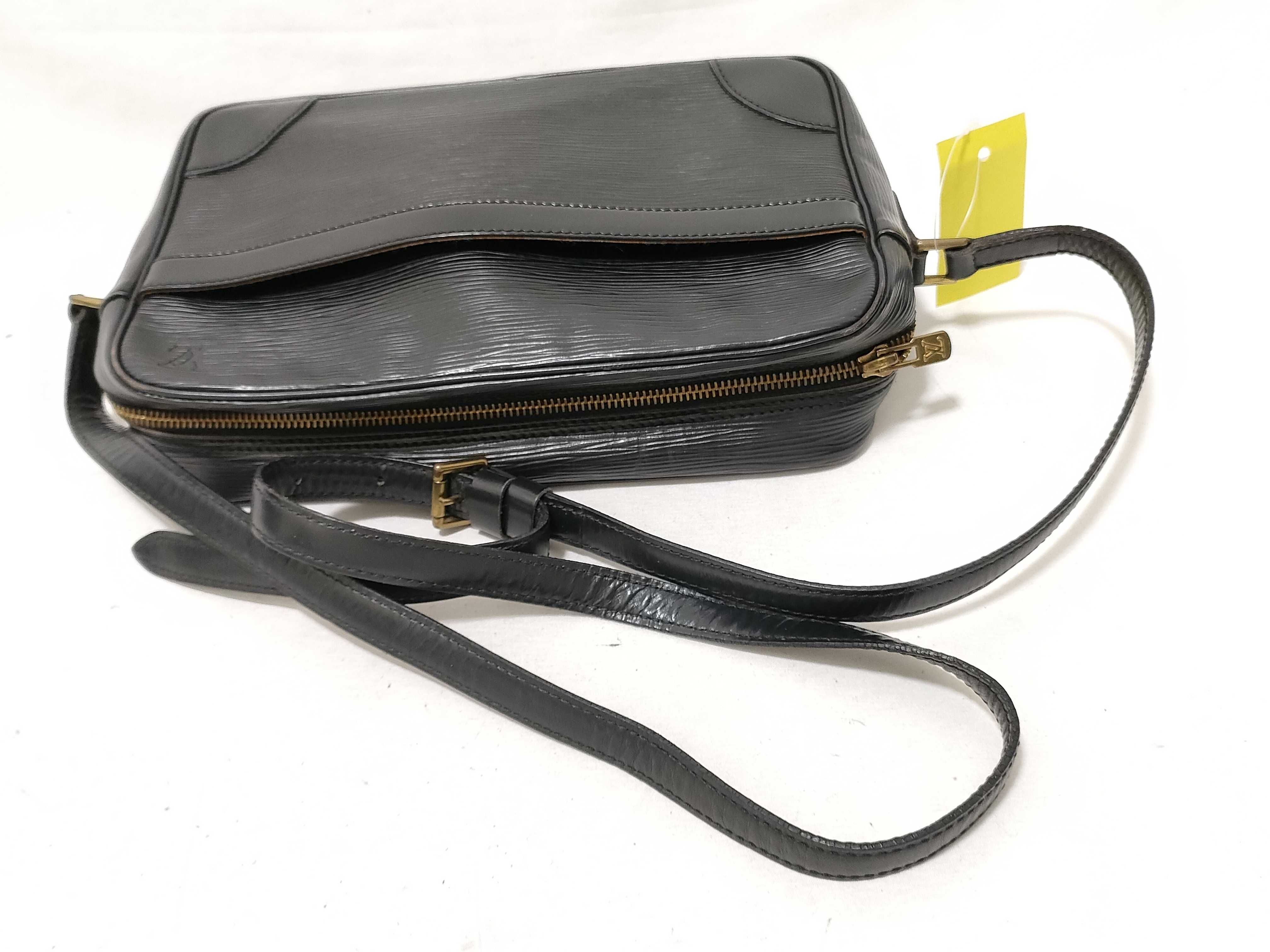Epi Trocadero 27 Black Shoulder Bag — view 3
