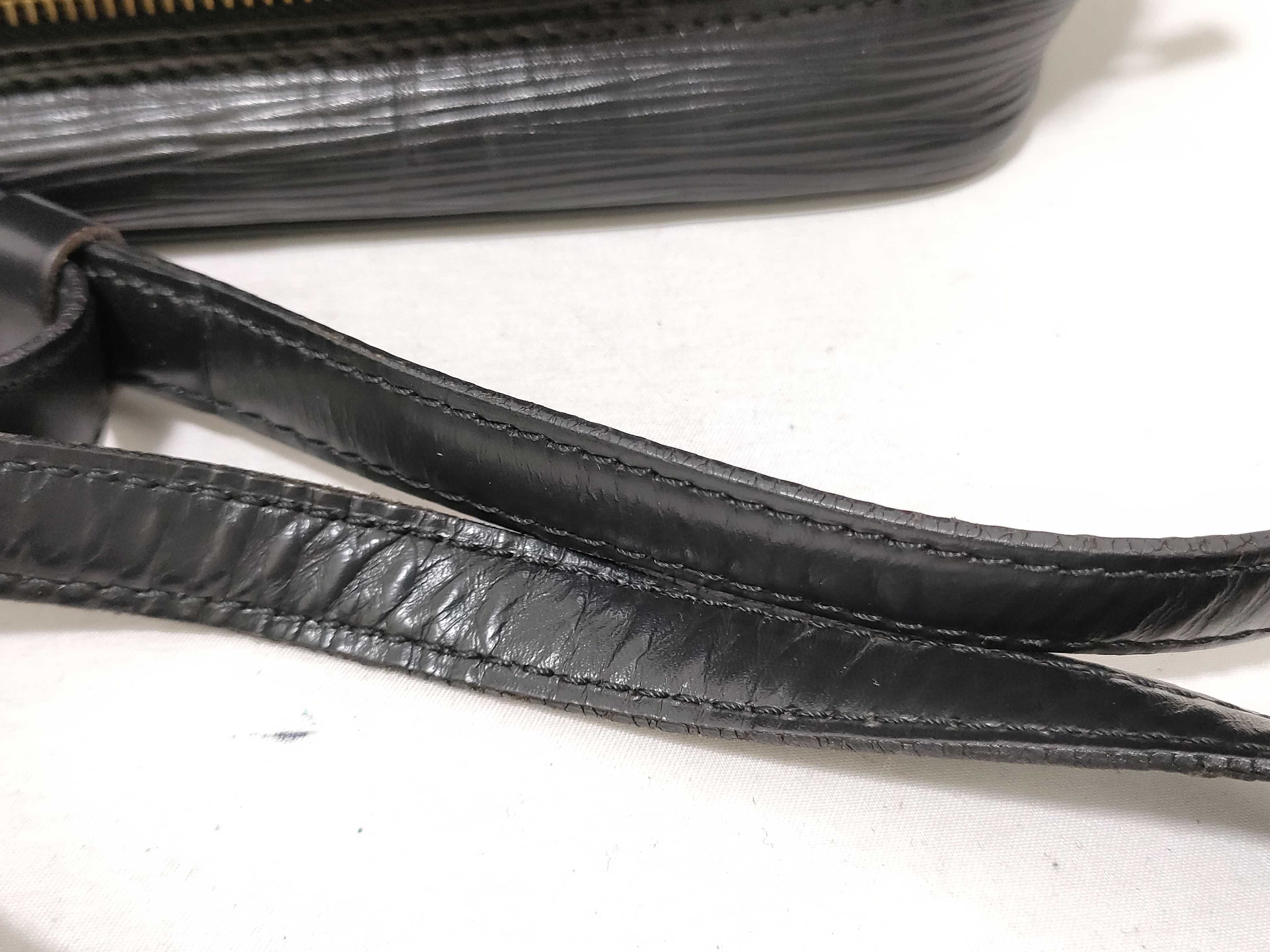 Epi Trocadero 27 Black Shoulder Bag — view 4