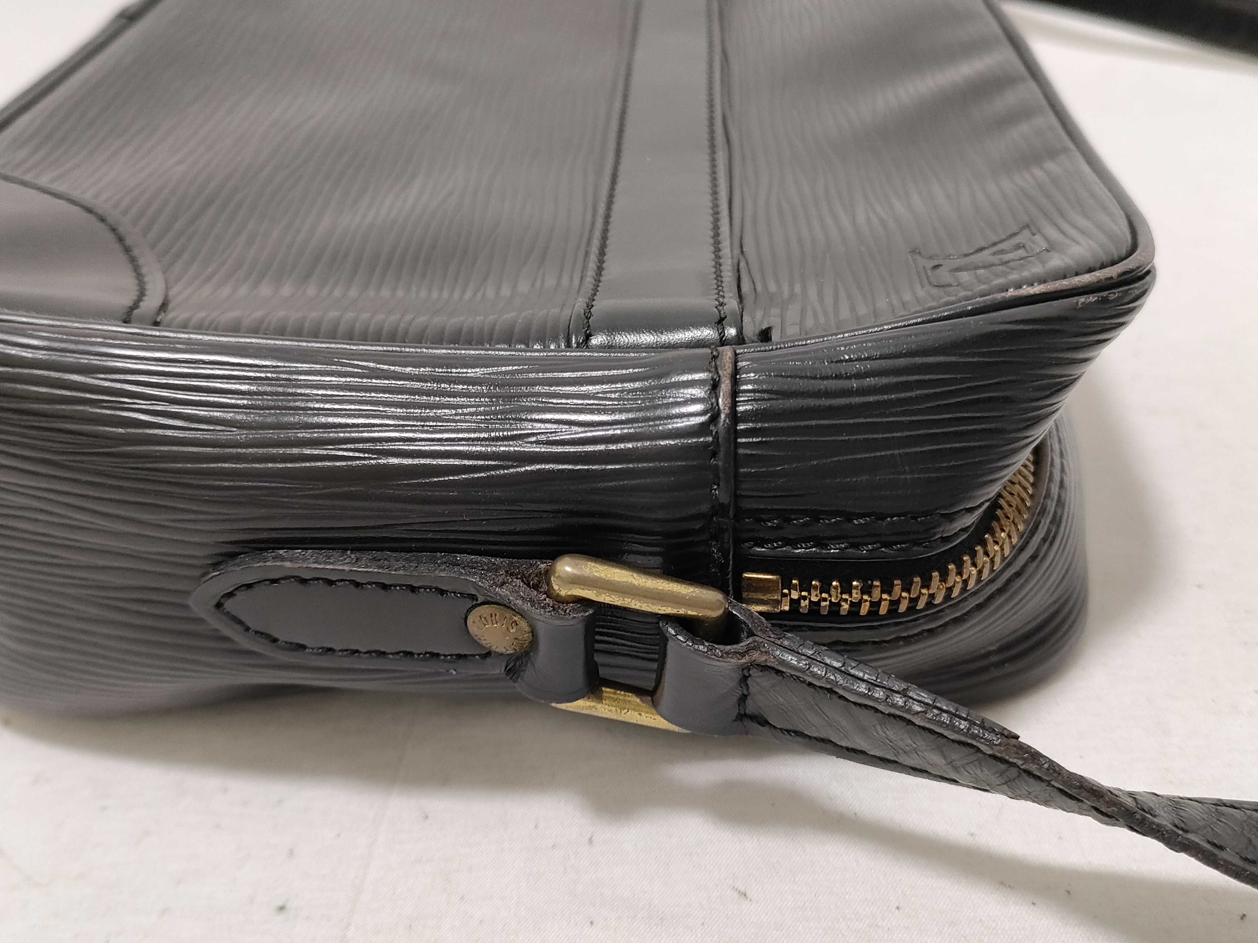 Epi Trocadero 27 Black Shoulder Bag — view 5