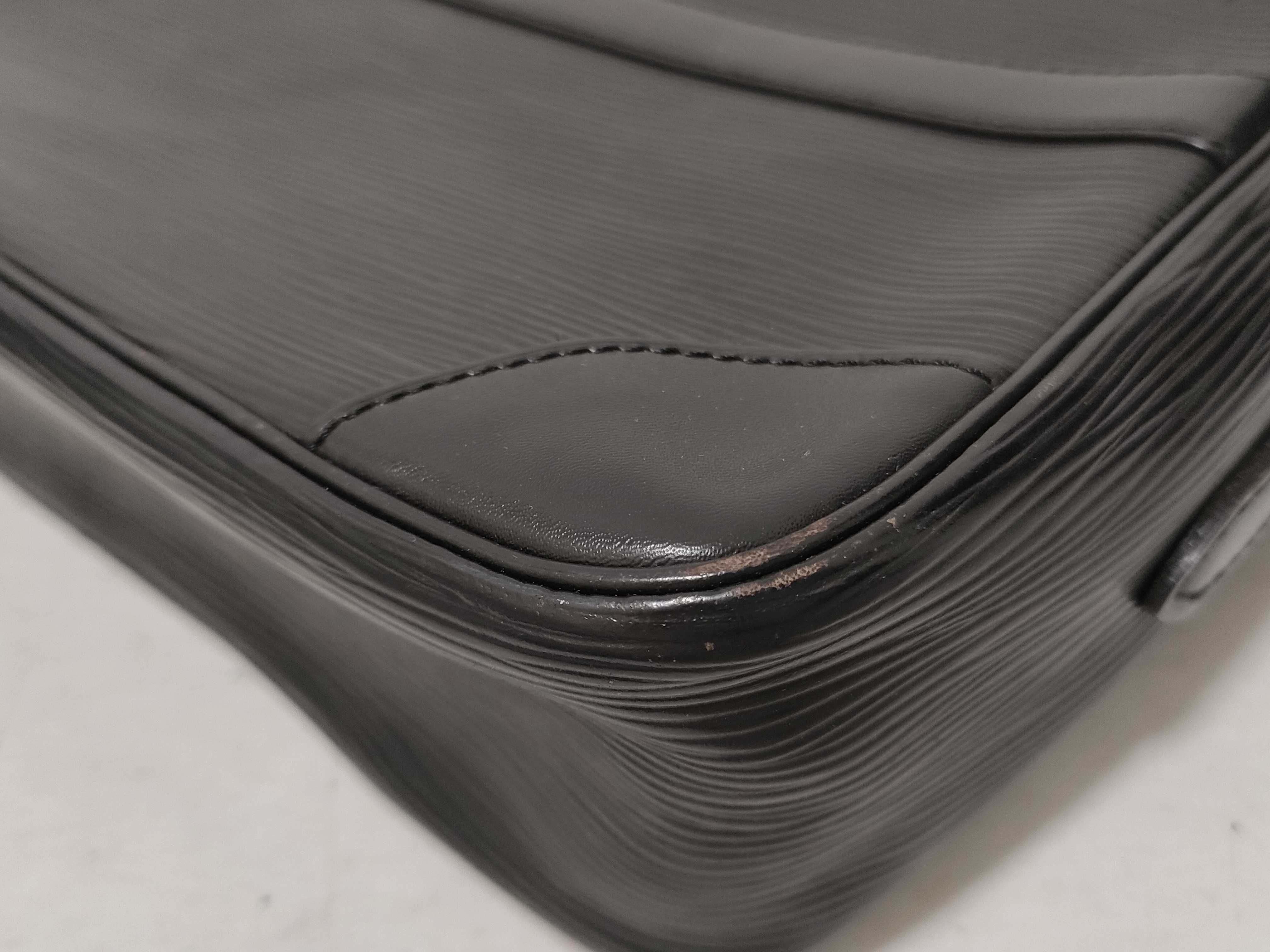 Epi Trocadero 27 Black Shoulder Bag — view 7