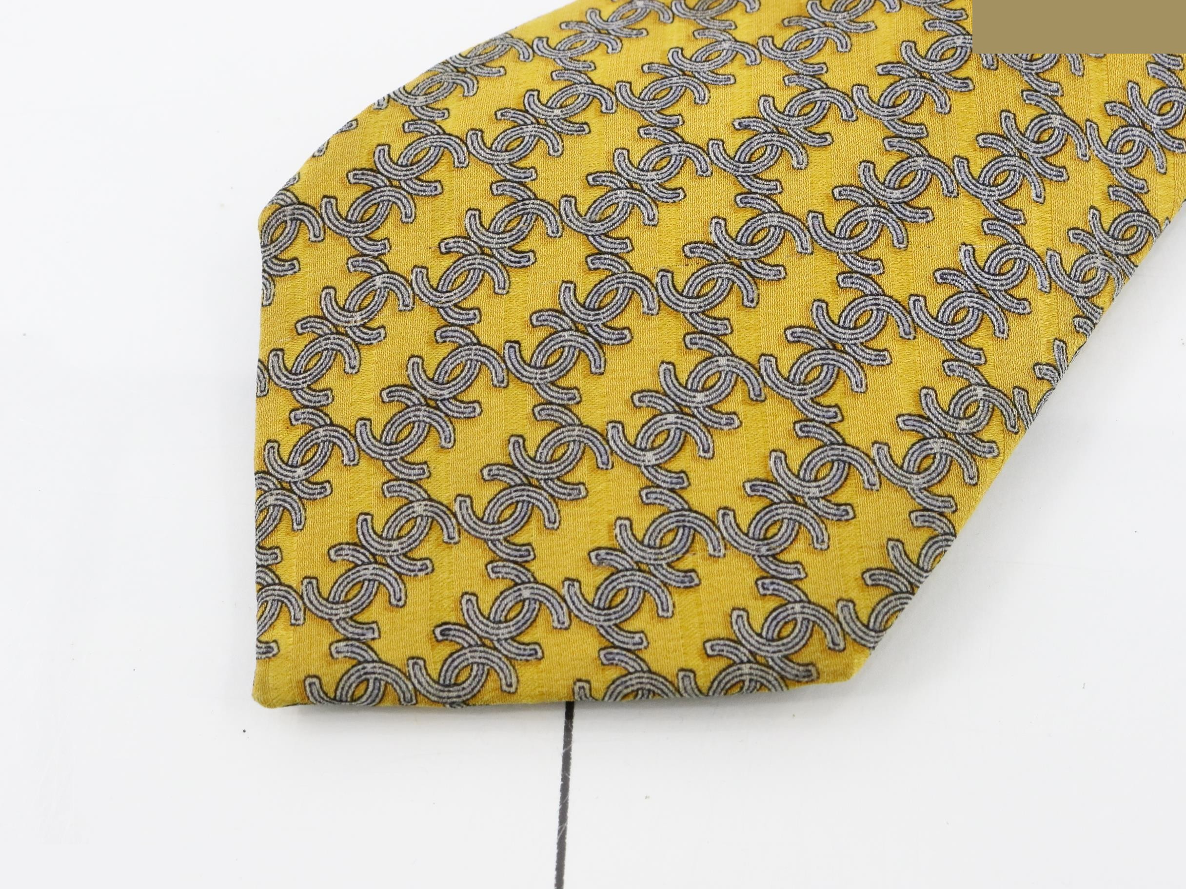 Other lines: Small items, accessories, ties — view 3